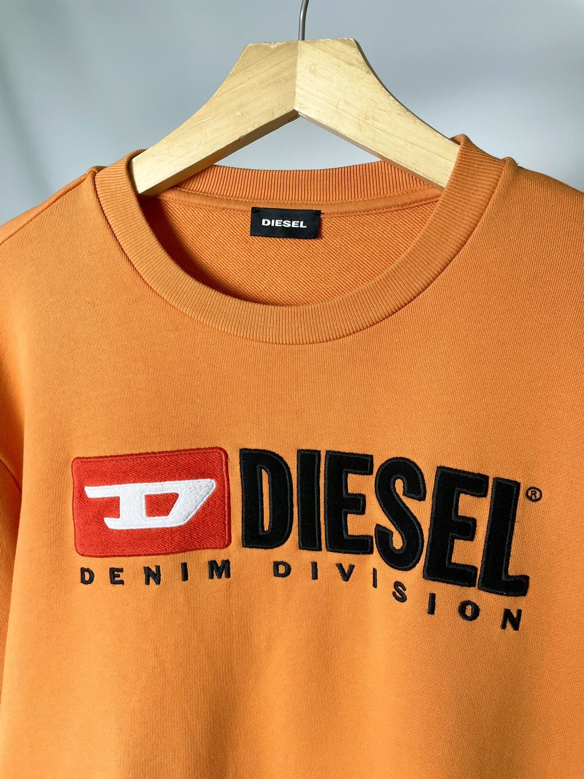 Diesel Diesel 🌹 D Logo Orange Crewneck Sweatshirt Size US S / EU 44-46 / 1 - 5 Thumbnail