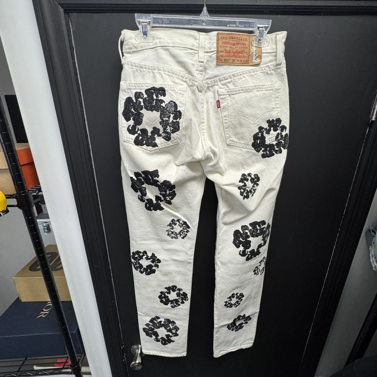 DENIM TEARS × Levi's Denim Tears x Levi's Cotton Wreath Jean White Size US 29 - 2 Thumbnail