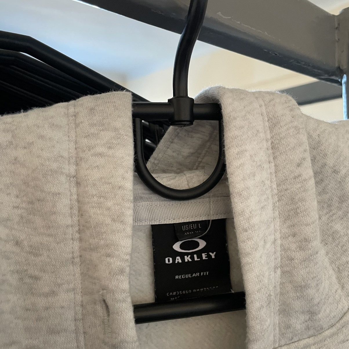 Japanese Brand × Oakley × Vintage Vintage grey White Oakley zip up hoodie avantgarde surf Size US L / EU 52-54 / 3 - 3 Thumbnail