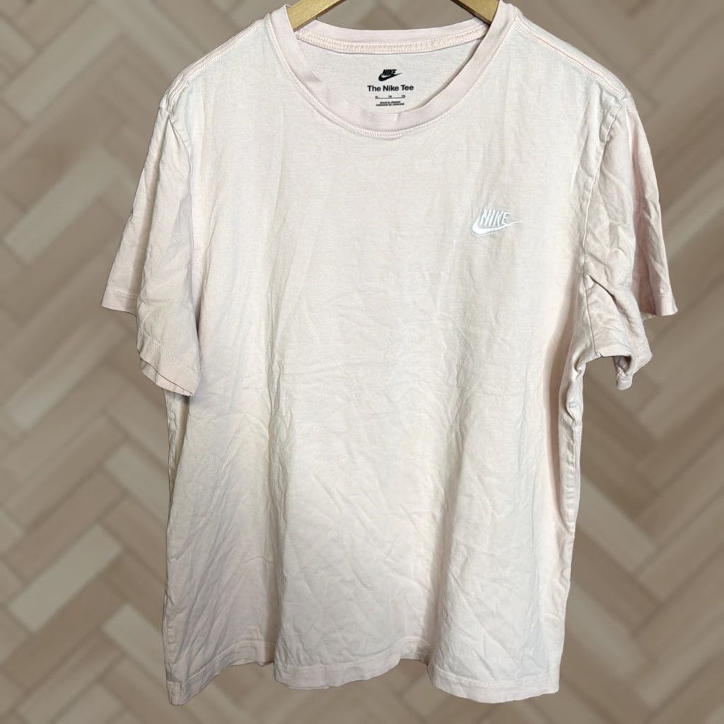Nike Nike Sportswear T Shirt XL Pink Mens Size US XL / EU 56 / 4 - 1 Thumbnail