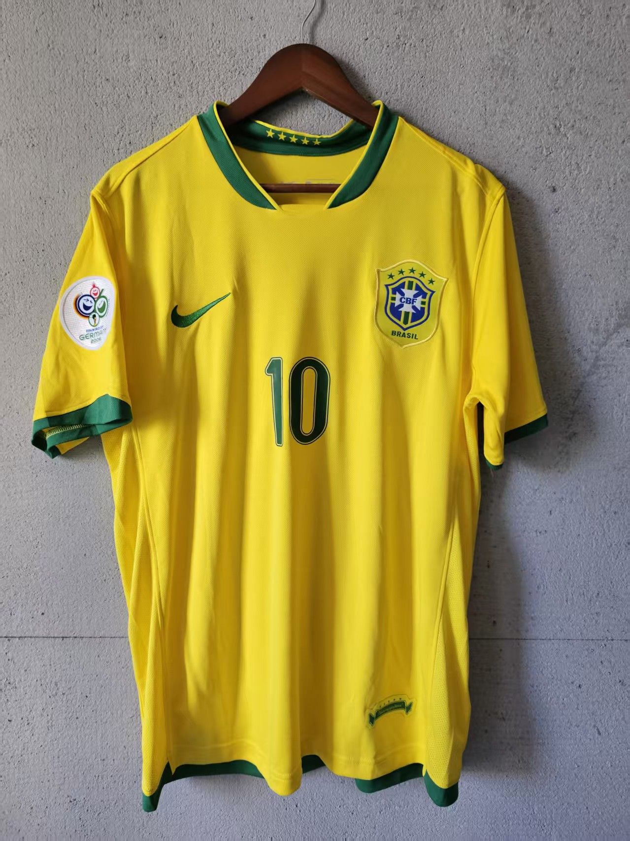 2006 Brazil #10 Ronaldinho Jersey Home S