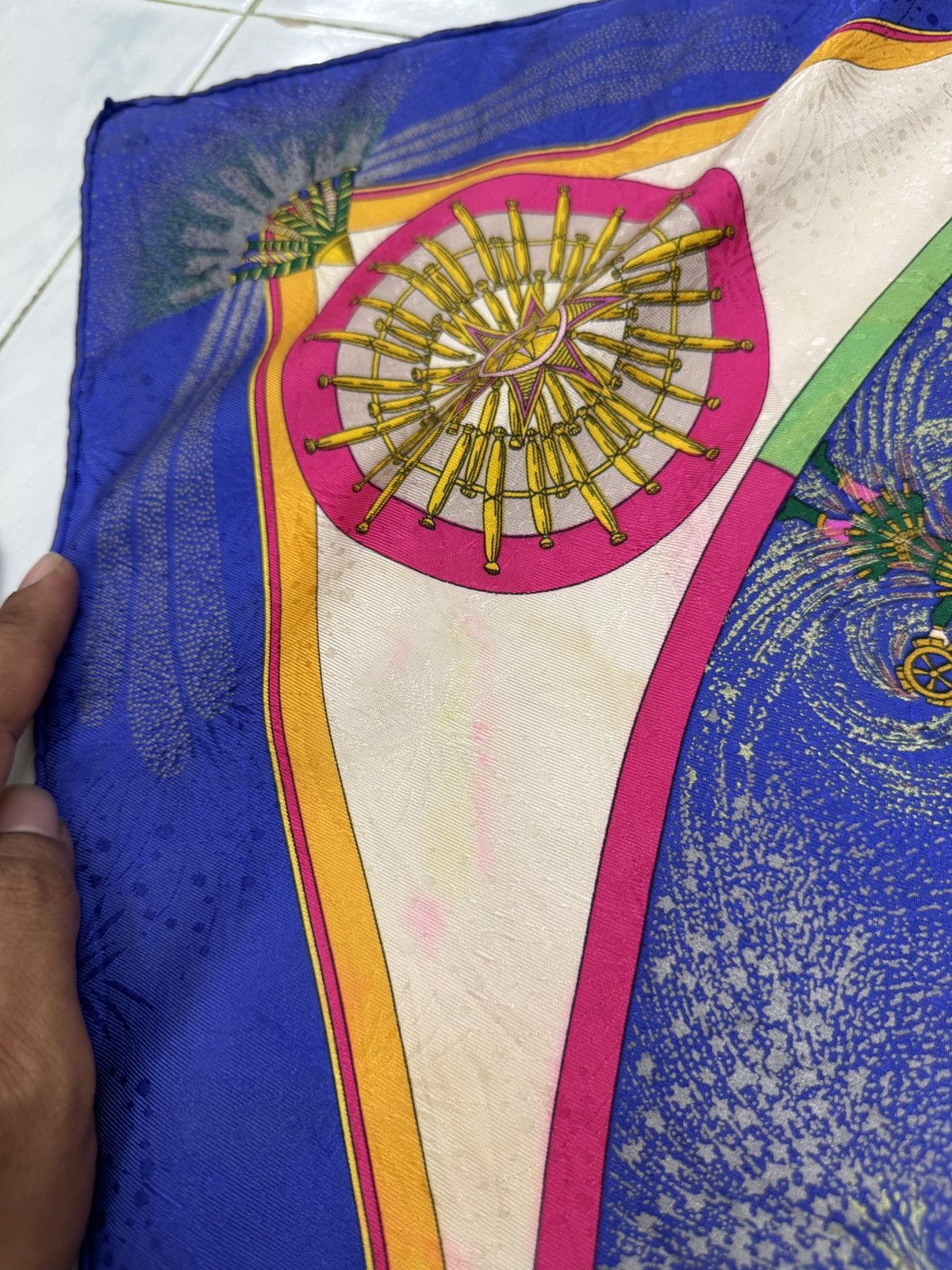 Hermes 🔥🔥🔥AUTHENTIC VINTAGE HERMES EQUESTRIAN SILK SCARF Size ONE SIZE - 5 Thumbnail