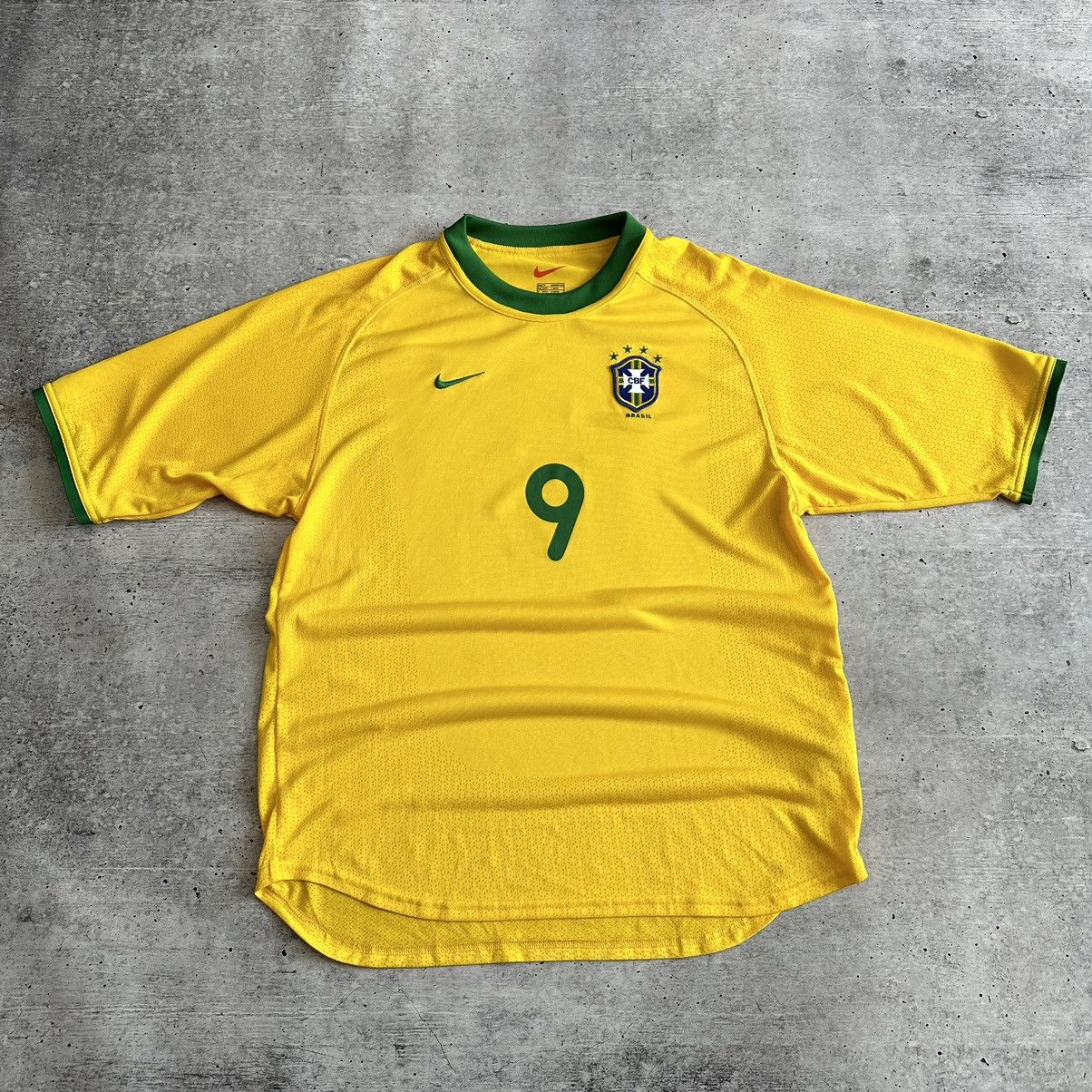 Nike Nike Brazil 00s Home Football Shirt Soccer Jersey #9 Ronaldo Size US M / EU 48-50 / 2 - 1 Thumbnail