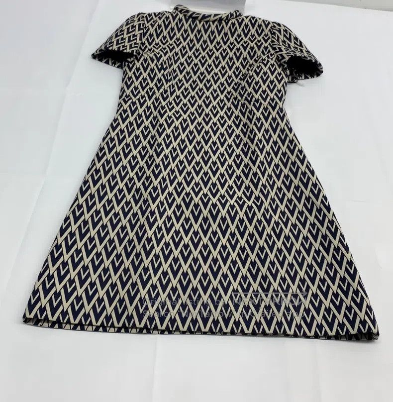Valentino Valentino Midi dress Size M / US 6-8 / IT 42-44 - 1 Thumbnail
