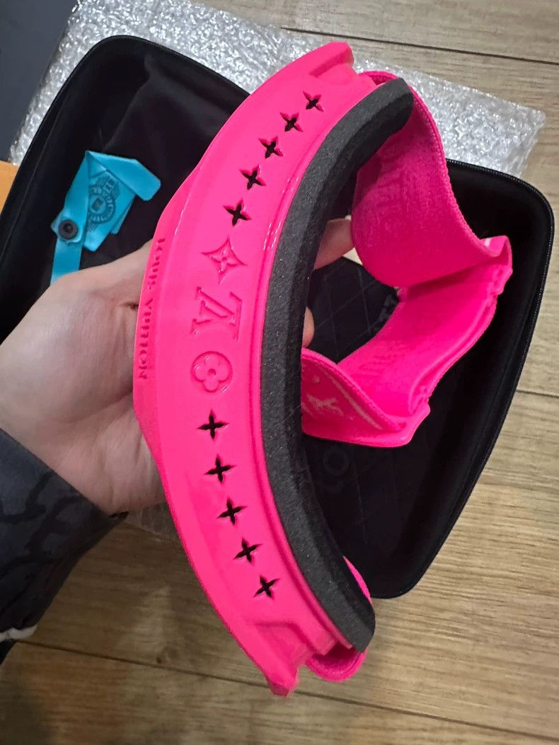 Louis Vuitton Louis Vuitton Ski goggles 2501-Nextarrow Size ONE SIZE - 5 Thumbnail