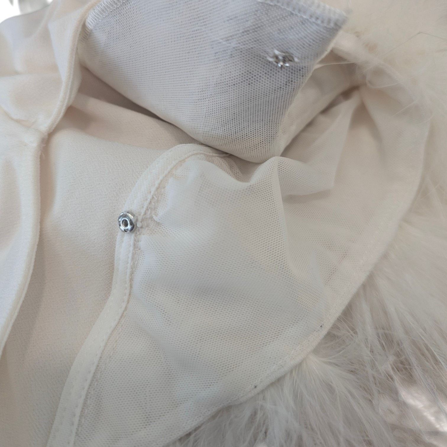 Alice + Olivia Alice + Olivia Tamica Feather Top Medium Size M / US 6-8 / IT 42-44 - 7 Thumbnail