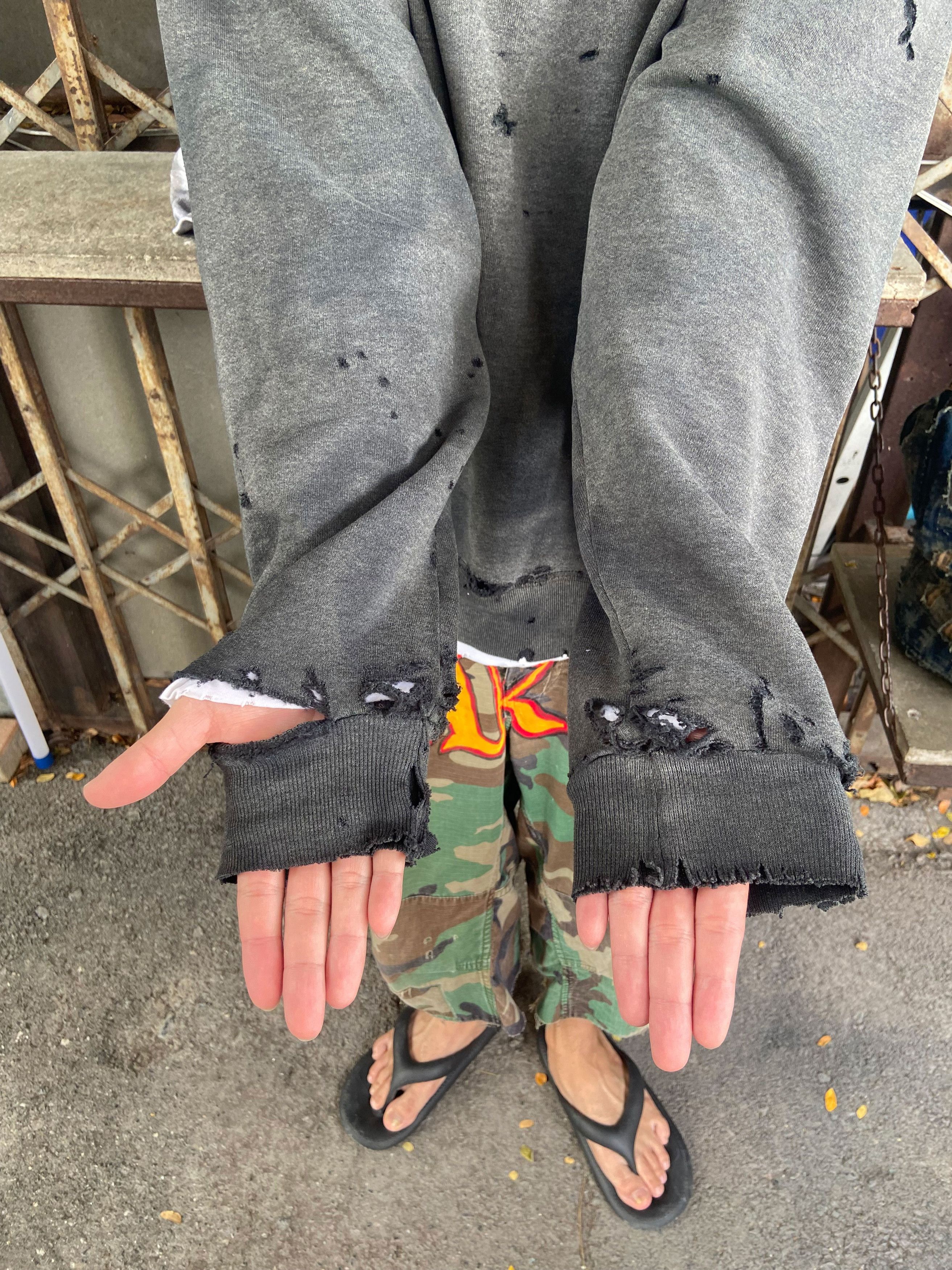 Vintage Thrashed Distressed & Faded Russell Sweatshir ERD Grunge Size US L / EU 52-54 / 3 - 15 Thumbnail