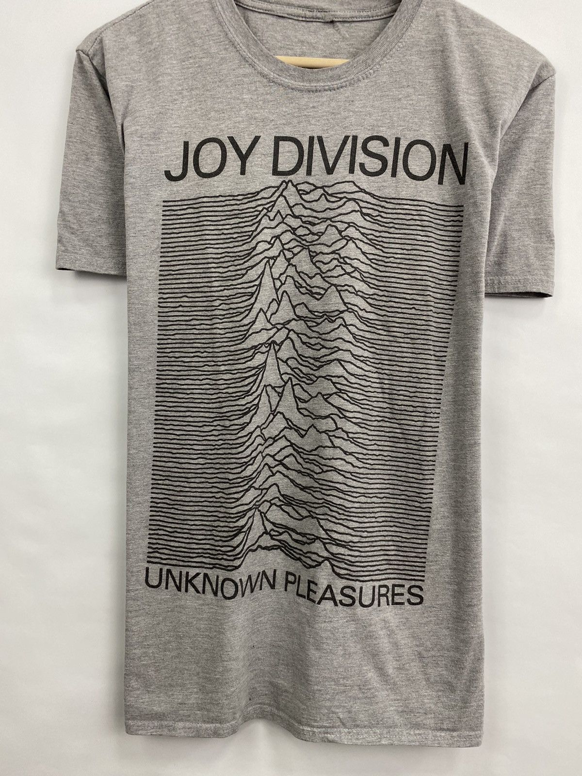 Band Tees 🇺🇸 JOY DIVISION Unknown Pleasure Rare Retro T-Shirt Hype Y2K Size US M / EU 48-50 / 2 - 4 Thumbnail