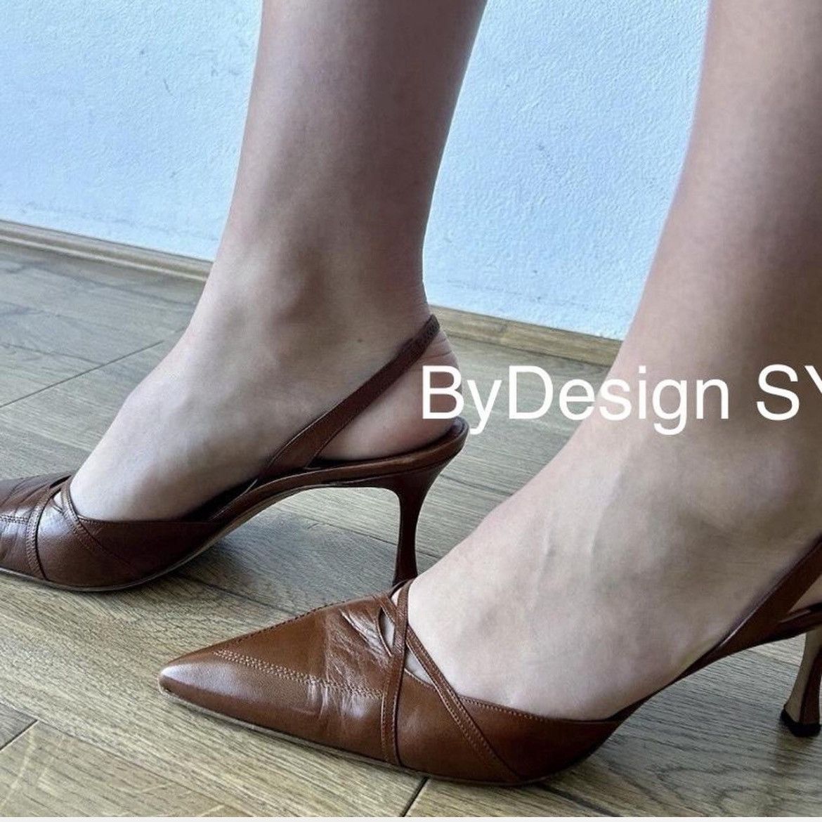 Manolo Blahnik MANOLO BLAHNIK Tan Leather Slingback Kitten Heel Size US 11 / IT 41 - 4 Thumbnail