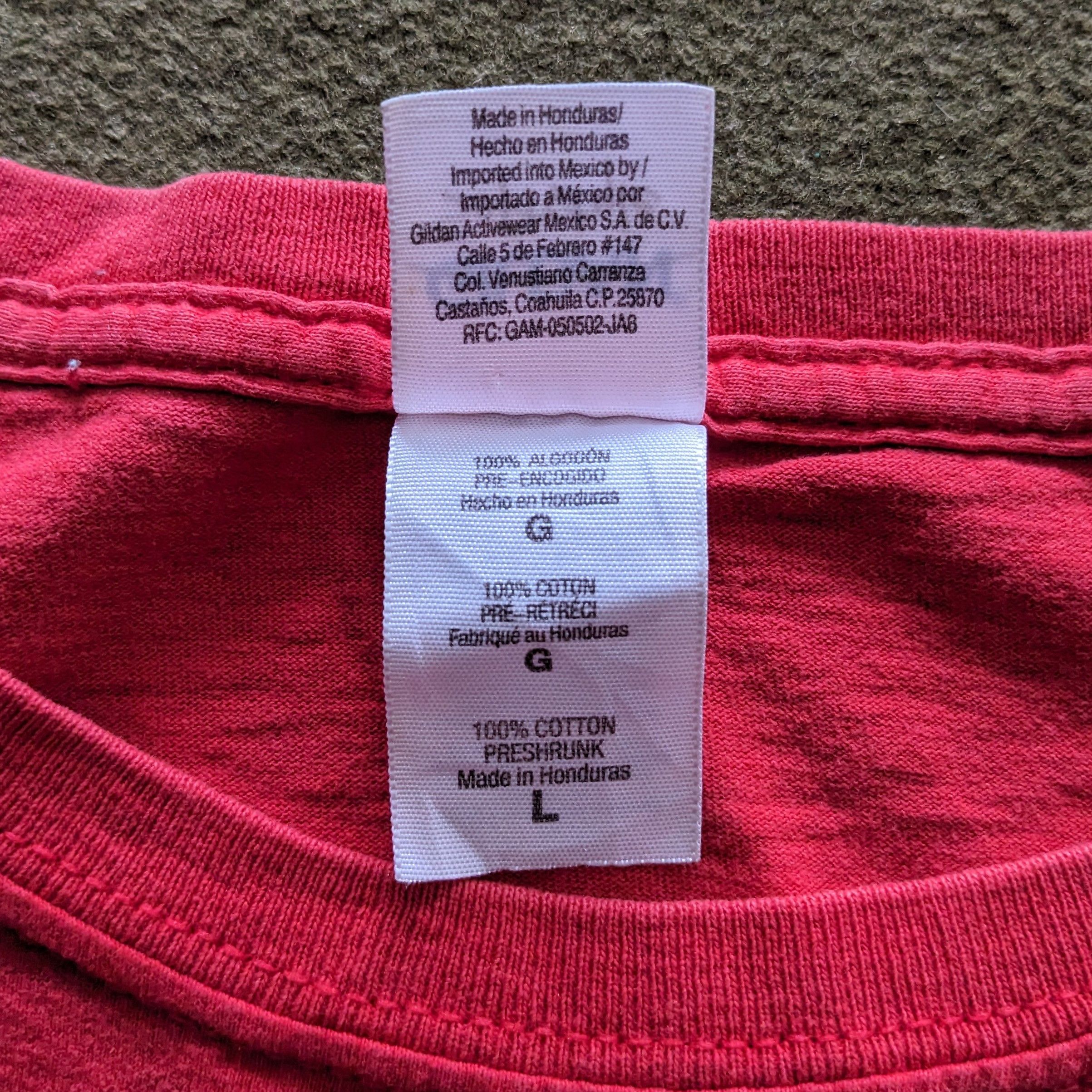 Band Tees Vintage RED TAYLOR SWIFT Tour Brand T-shirt Size US L / EU 52-54 / 3 - 4 Thumbnail