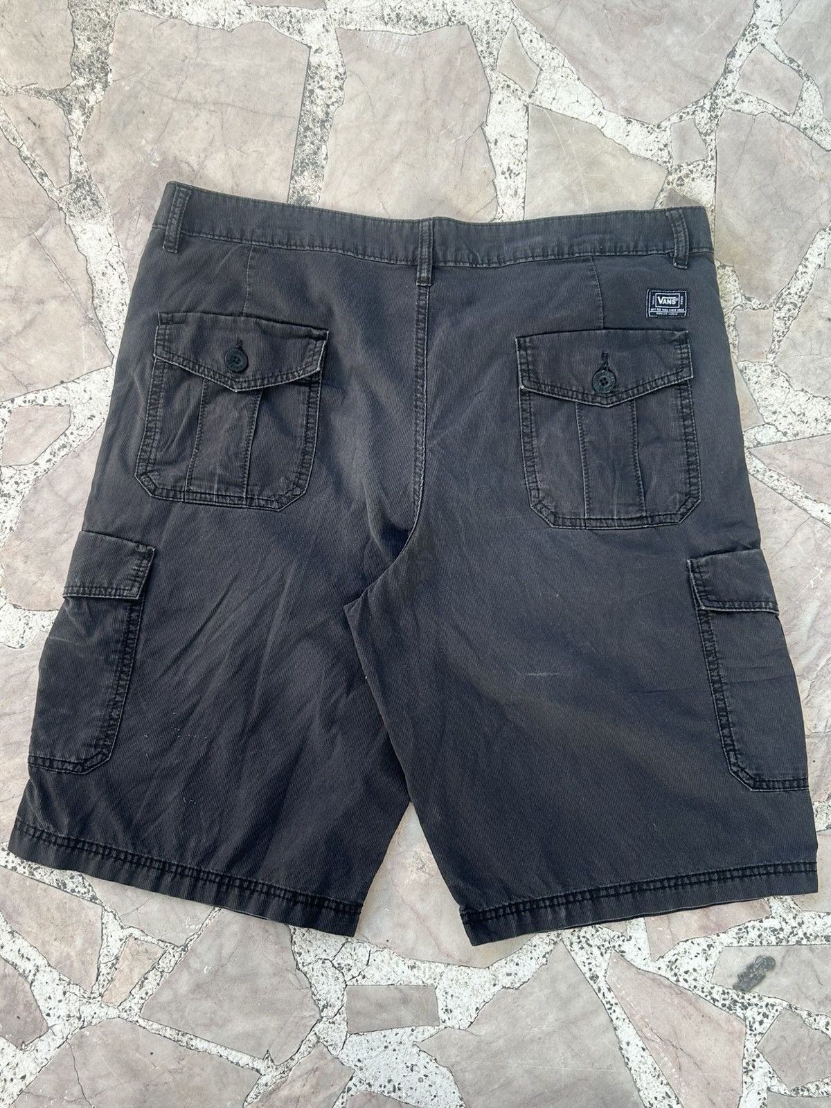 Vans Vans Black Shorts Size US 36 / EU 52 - 2 Thumbnail