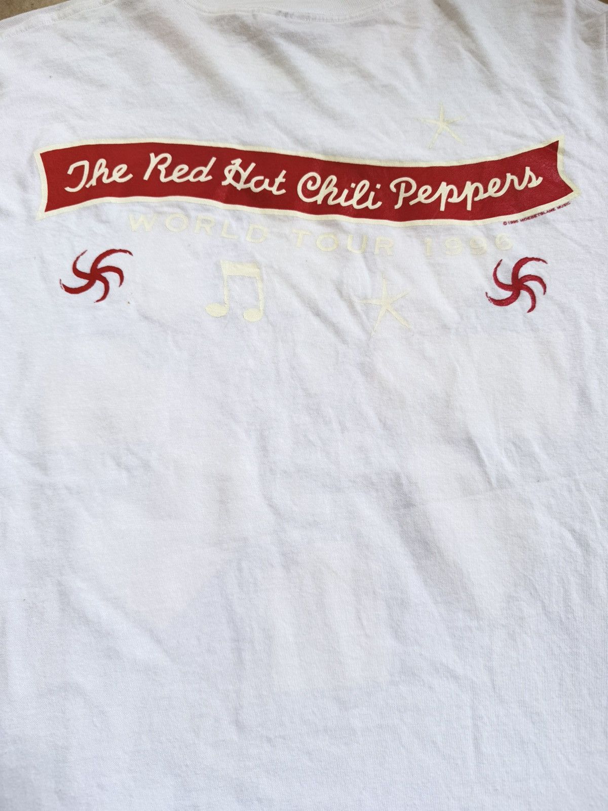 Band Tees Vintage 90s Red Hot chili Peppers world tour tshirt Size US M / EU 48-50 / 2 - 5 Thumbnail