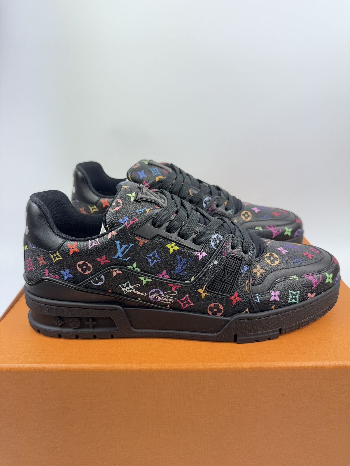 Louis Vuitton × Takashi Murakami MULTI COLOUR MONOGRAM PRINT SNEAKERS Size US 9 / EU 42 - 4 Thumbnail