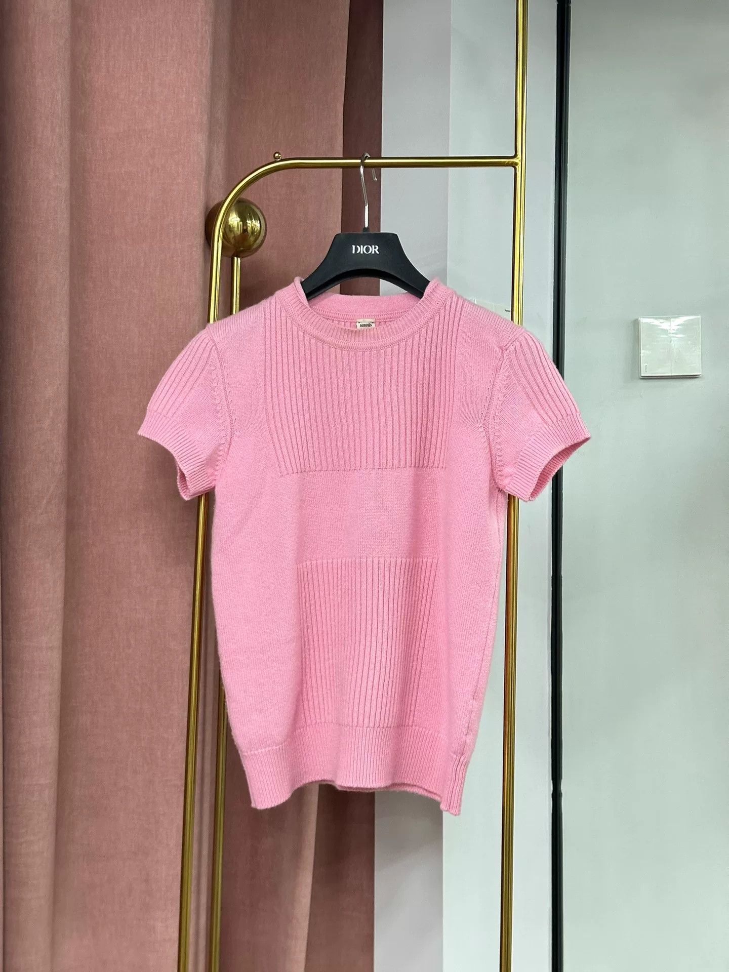 Hermes Hermes Pink Cashmere Knit Short Sleeve Top Size US S / EU 44-46 / 1 - 1 Thumbnail