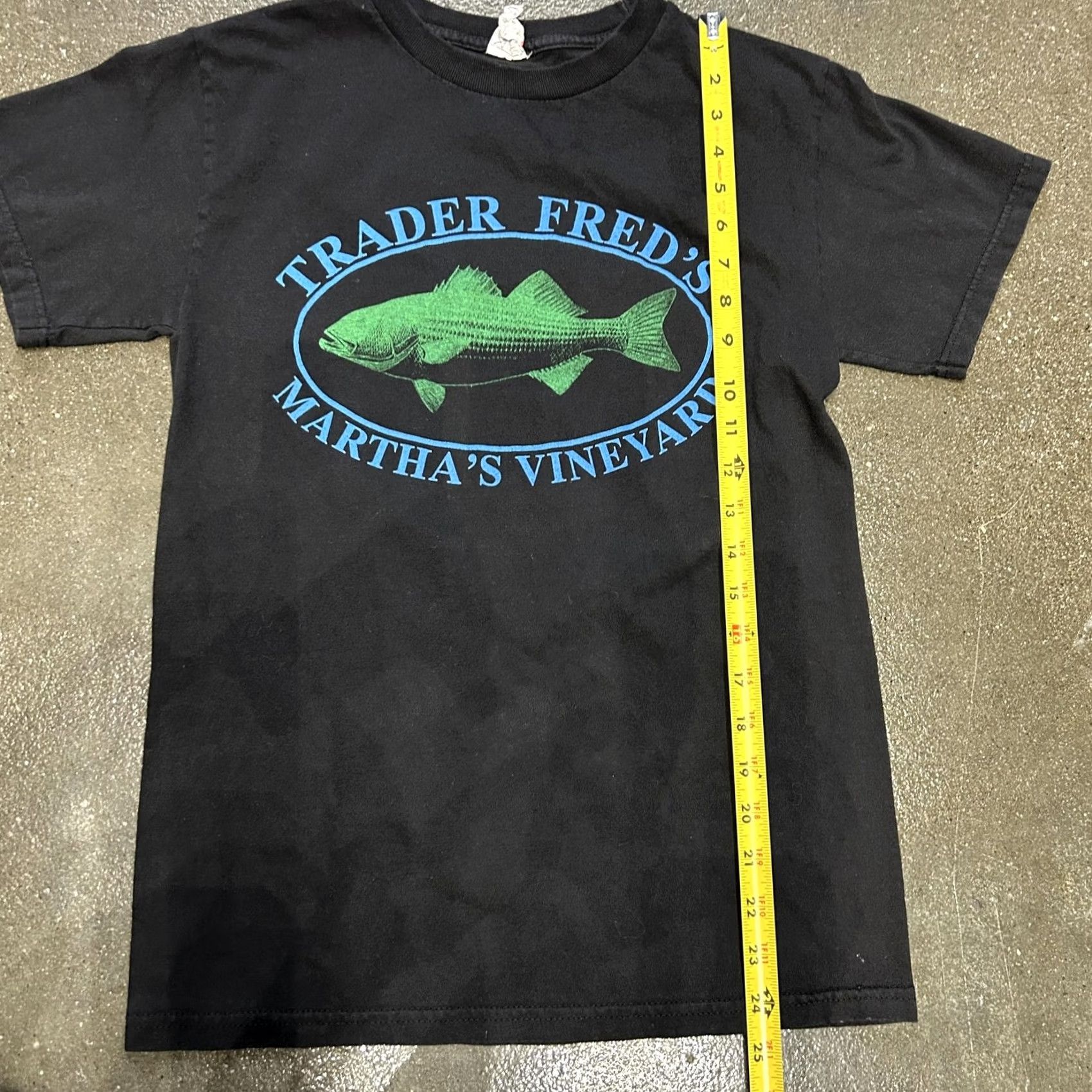 Vintage Trader Fred's Martha's Vineyard Shirt Mens Small Black Fish Graphic Tee Size US S / EU 44-46 / 1 - 4 Thumbnail