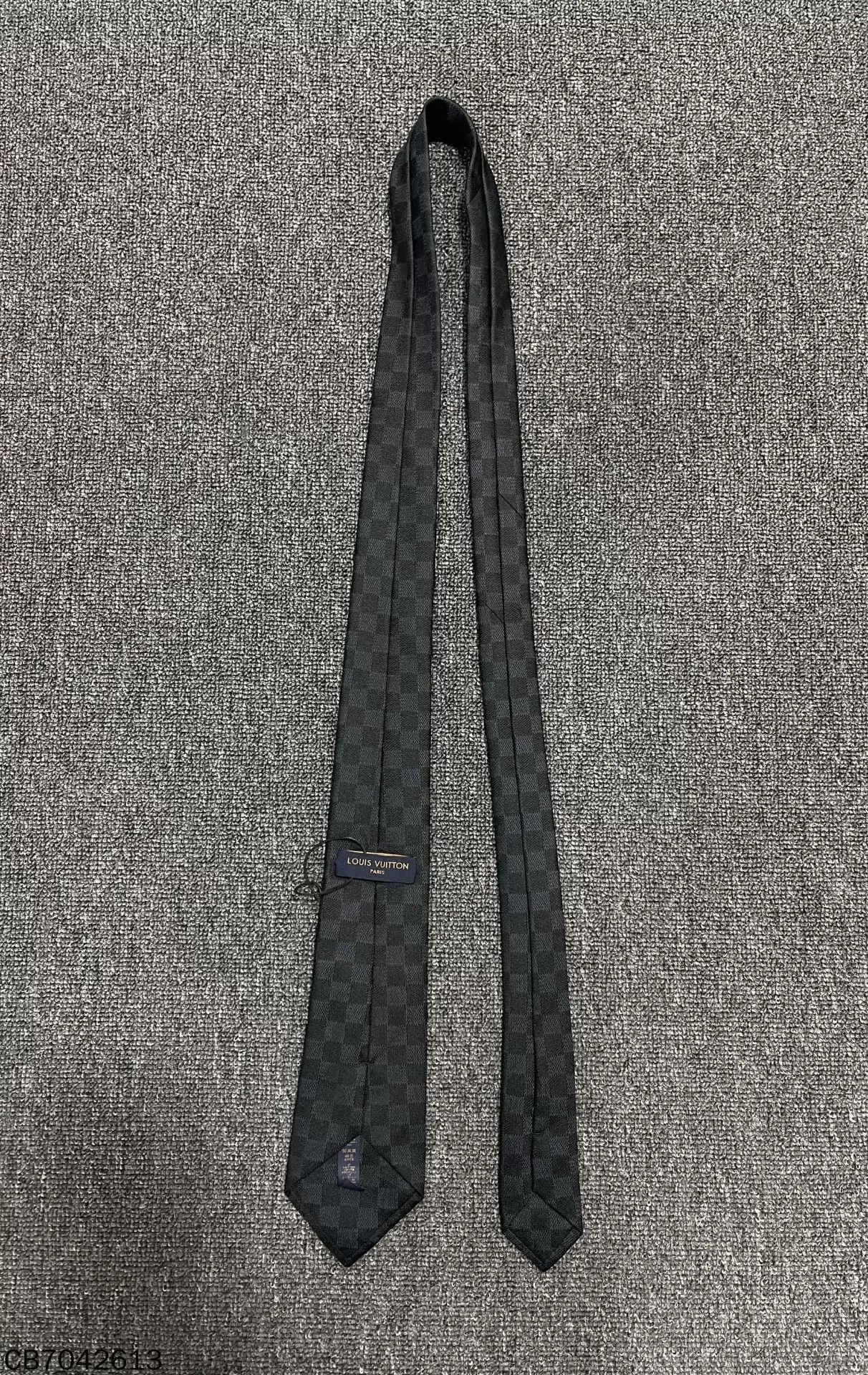 Louis Vuitton LV Black Checkerboard Logo Silk Tie Size ONE SIZE - 1 Thumbnail