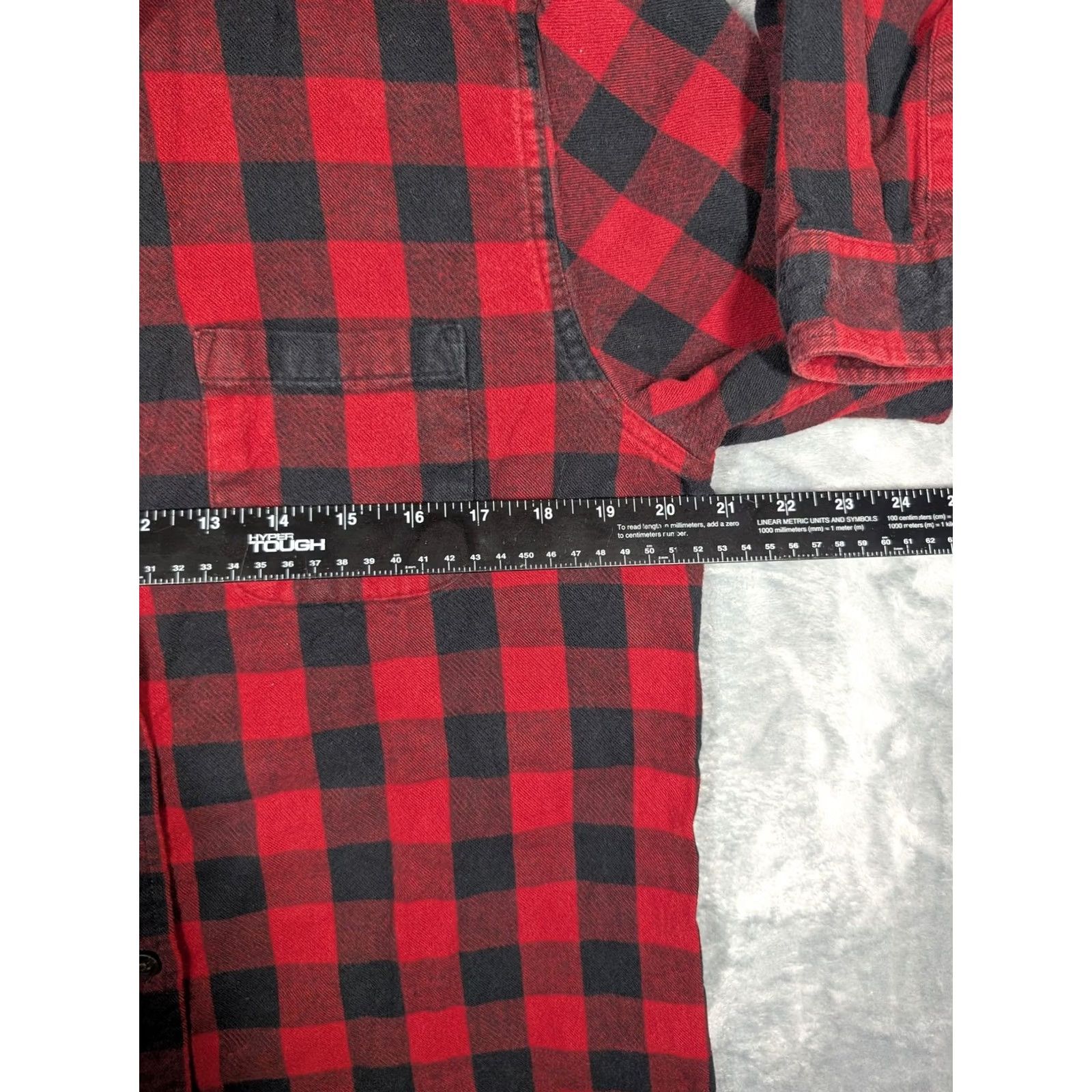 Vintage VINTAGE? No. LL Bean Shirt Womens Medium Red Black Plaid Flannel Relaxed Fit Cotton Button Up Size M / US 6-8 / IT 42-44 - 3 Thumbnail