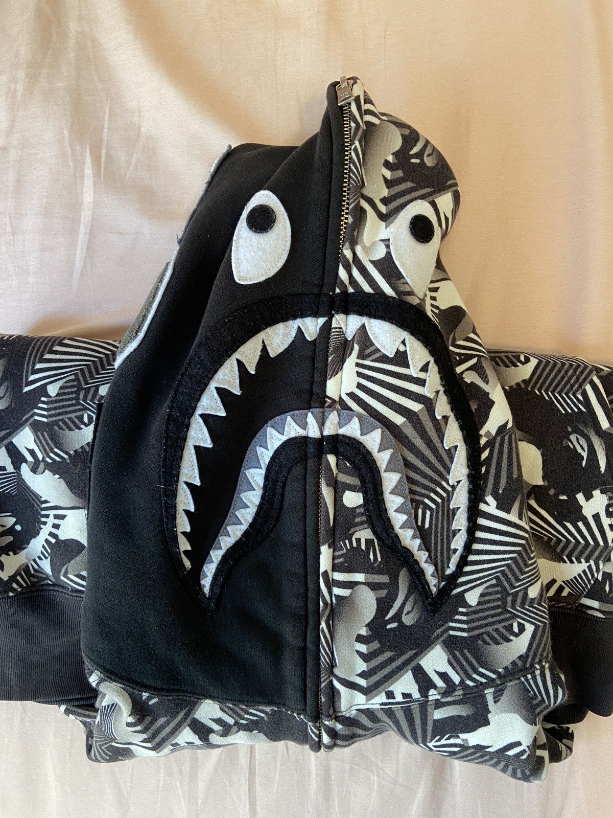 Bape BAPE dazzle camo brown shark hoodie Size US L / EU 52-54 / 3 - 5 Thumbnail
