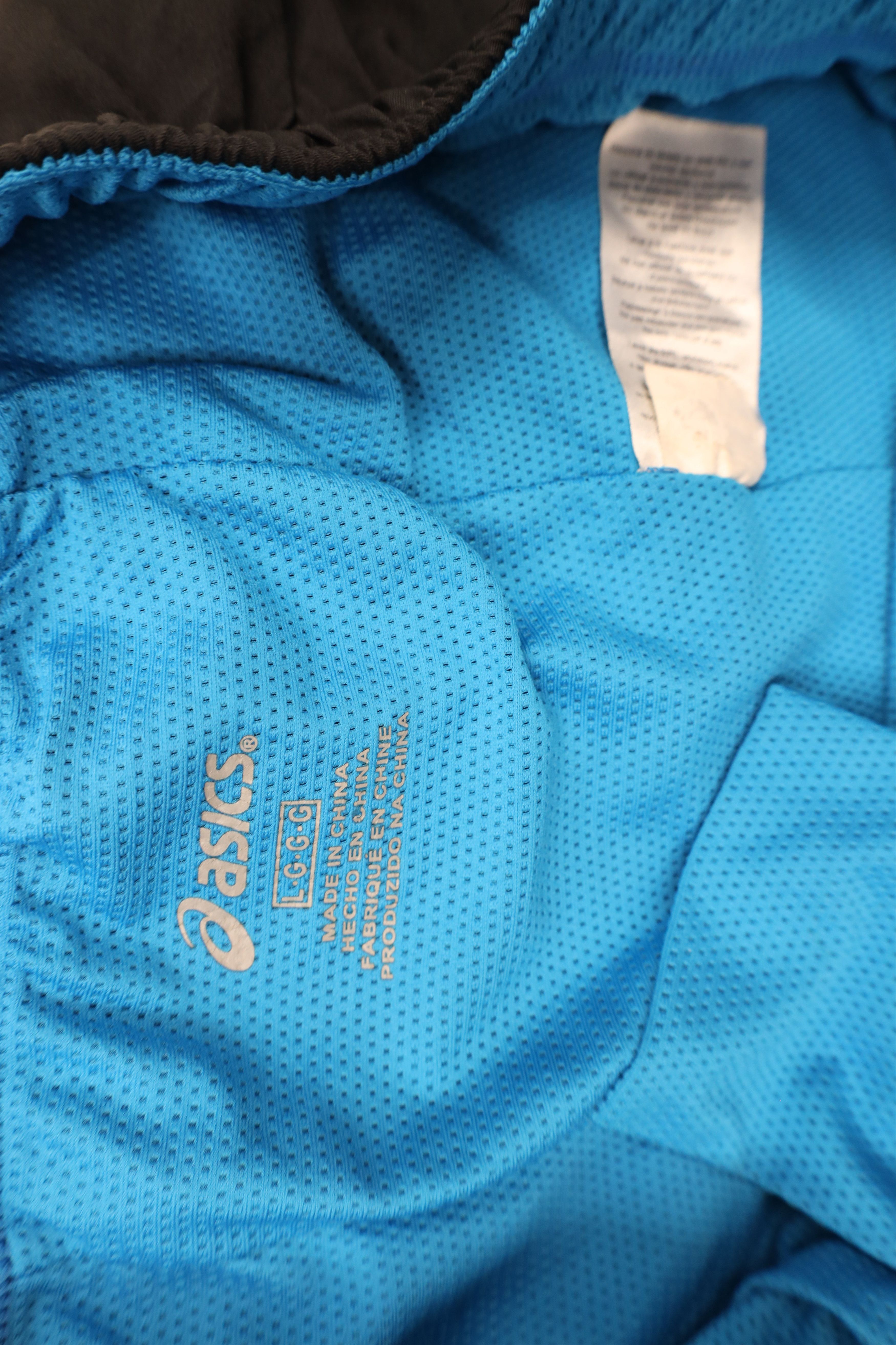 Asics × Vintage Vintage Asics Reflective Lined Gym Jogging Running Shorts Size US 34 / EU 50 - 8 Thumbnail