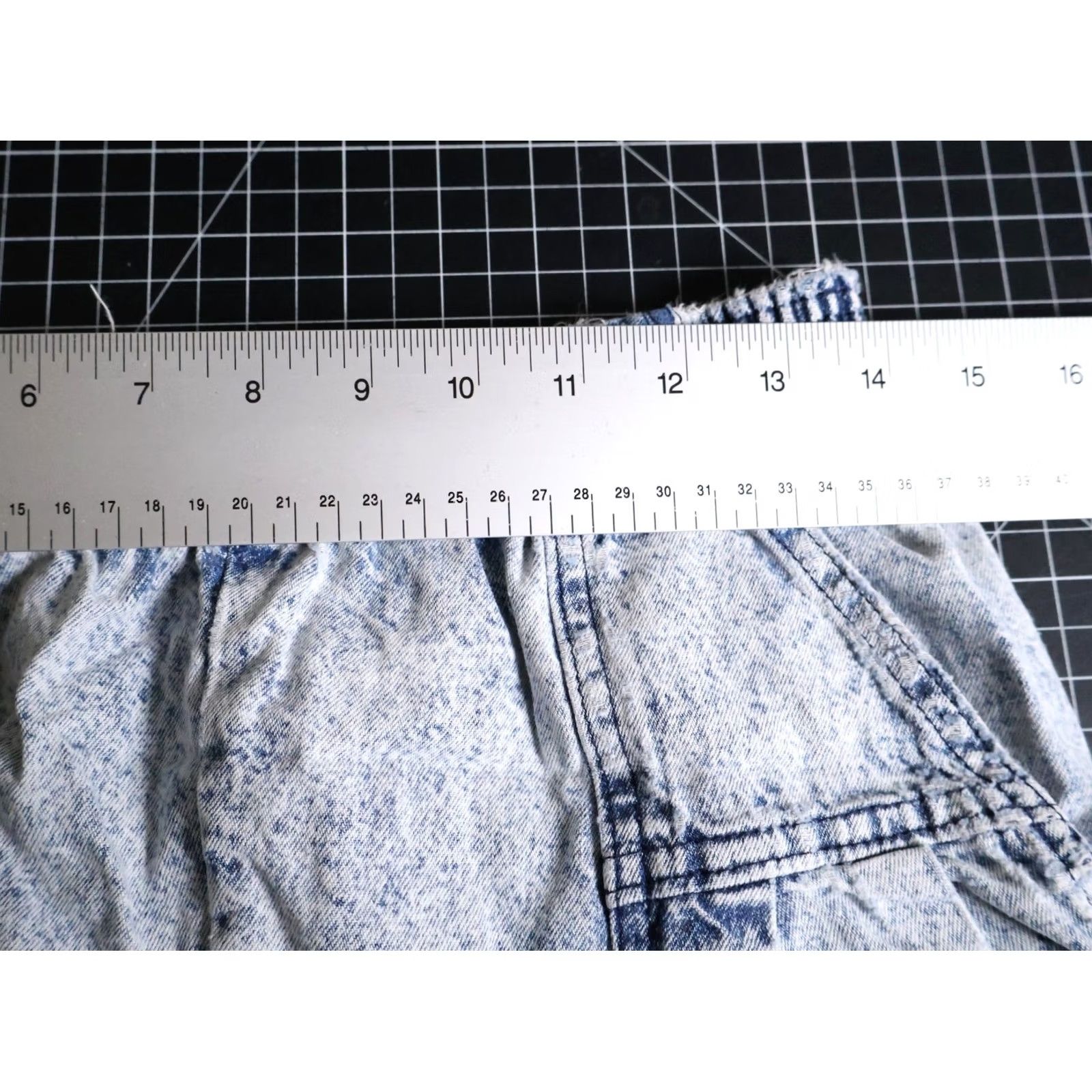 Vintage VINTAGE 80s High Waisted Jean Shorts Women's 14 Shorts 28 x 13 Elastic Waist Acid Wash VTG Carriage Court Denim Blue Womens Size 36" / US 14 / IT 50 - 5 Thumbnail