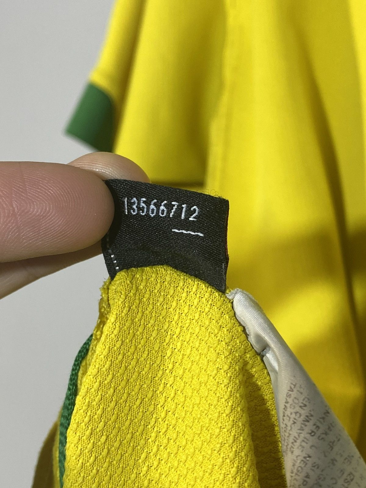 Nike Vintage 00s Nike Brazil National Team Retro Soccer Jersey Size US M / EU 48-50 / 2 - 15 Thumbnail