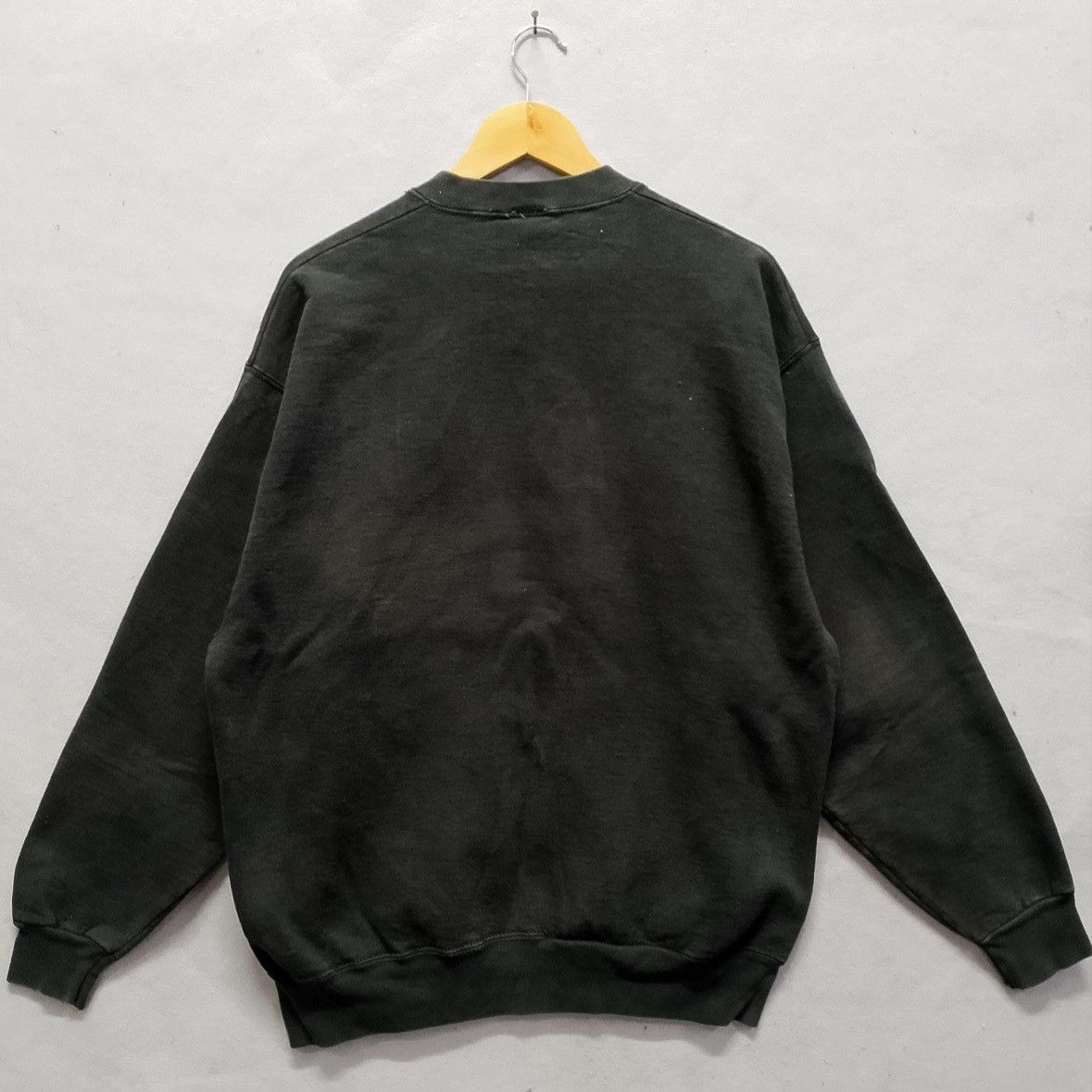 Warner Bros Vintage 1991 Warner Bros Cartoon Graphic Crewneck Sweatshirt Size US XL / EU 56 / 4 - 5 Thumbnail