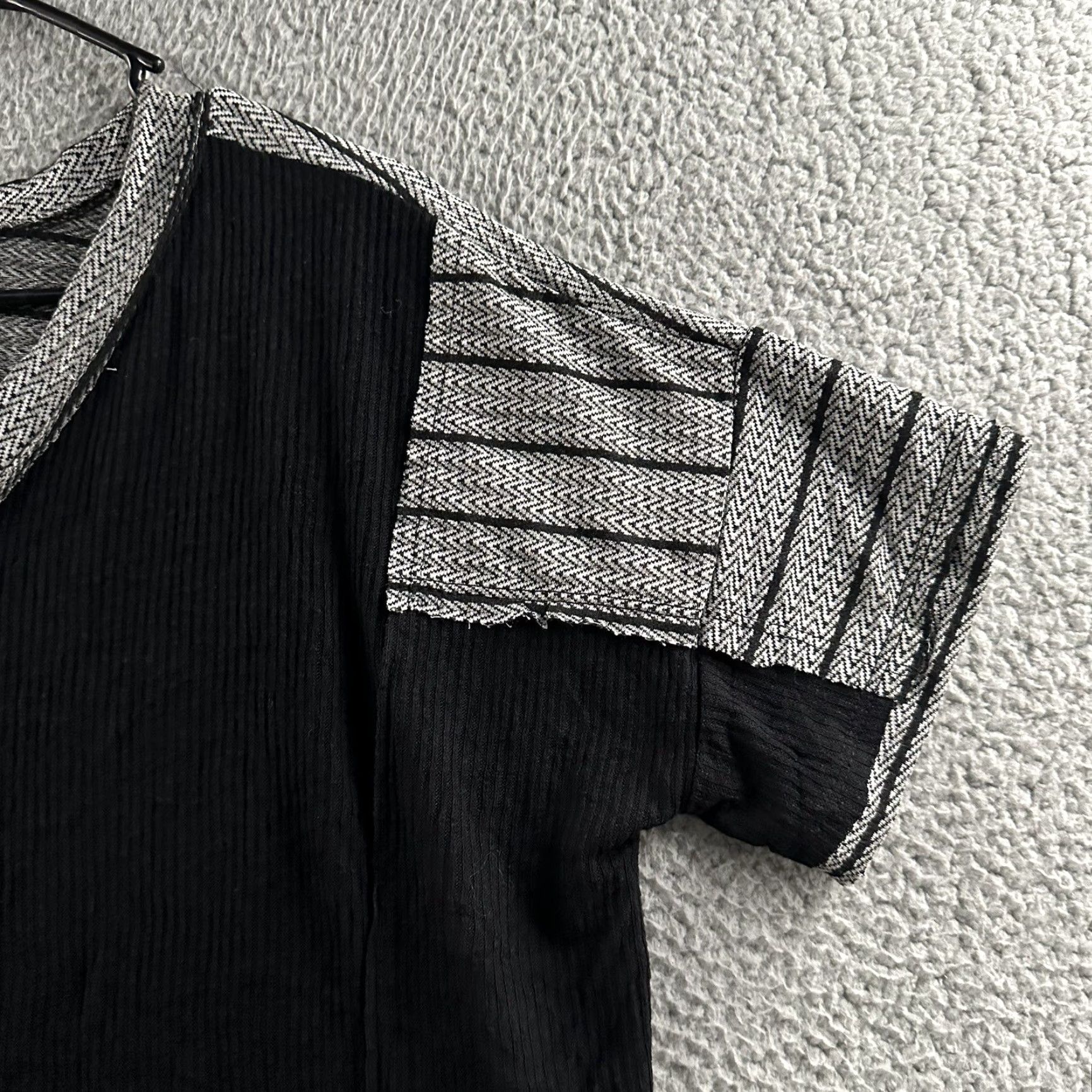 BKE BKE Womens Top Multicolor Short Sleeve V-Neck Rayon Blend Pieced Edge Top M Medium Size M / US 6-8 / IT 42-44 - 5 Thumbnail