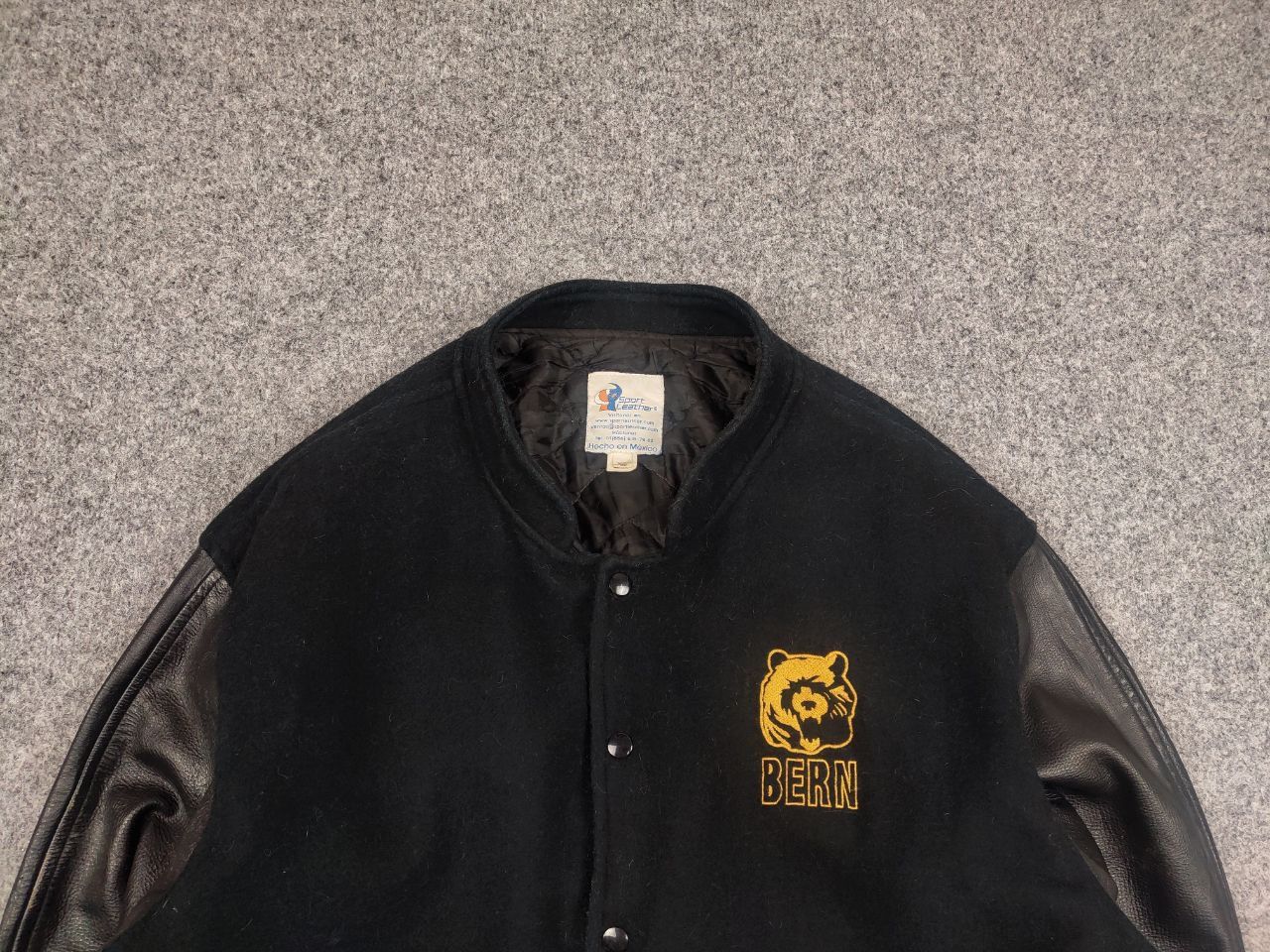 NBA Rare Vintage 90's Grizzlies Bern Wool Leather Bomber jacket Size US XL / EU 56 / 4 - 9 Thumbnail