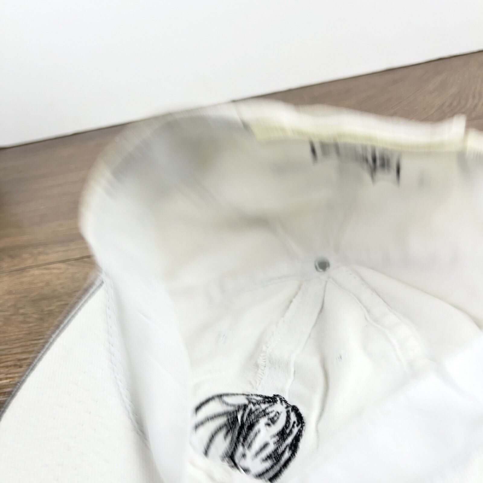 Other Dallas Mavericks Hat NBA Mavericks White Hat Adjustable Whit Size ONE SIZE - 13 Thumbnail