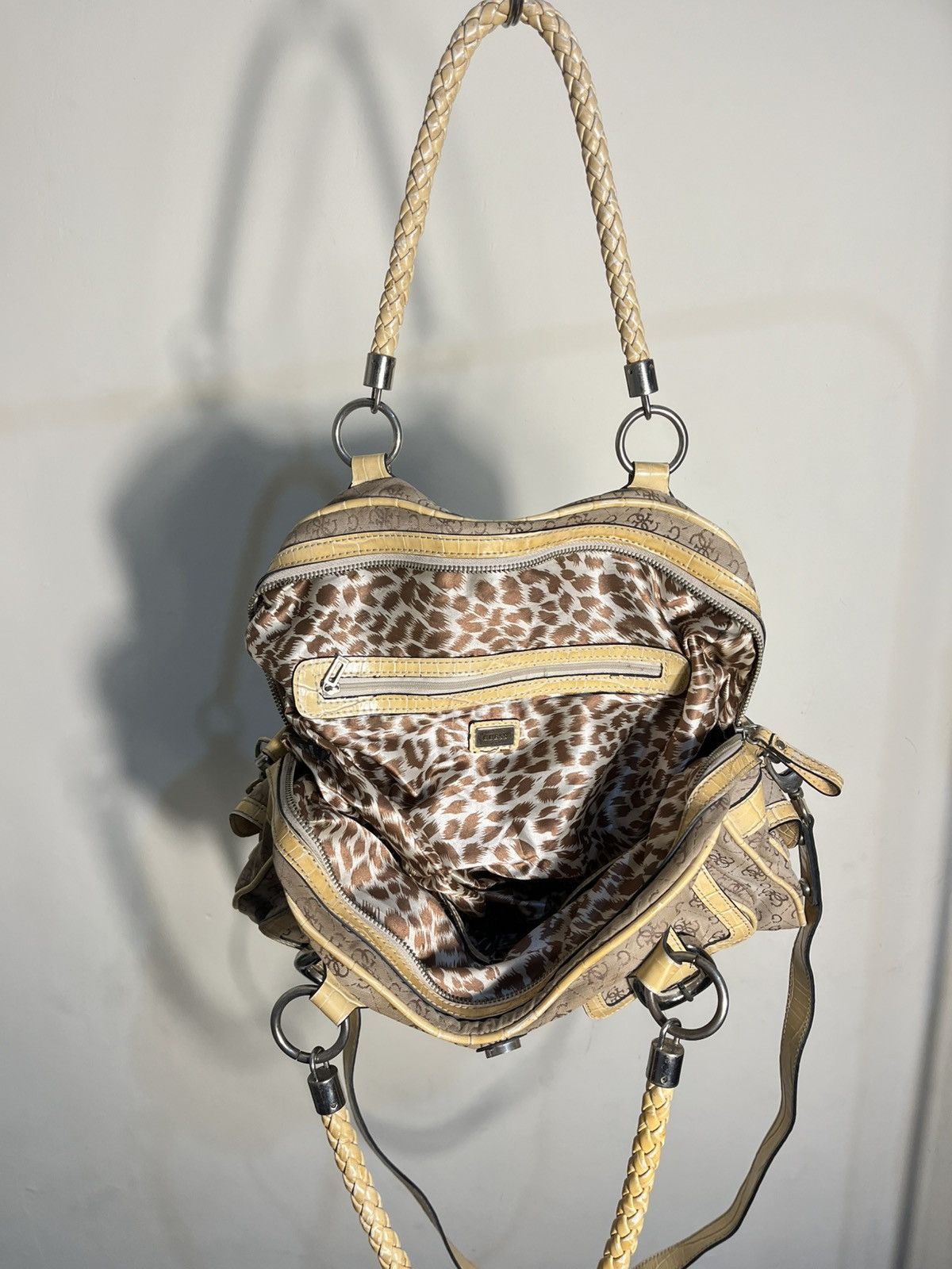 Guess Vtg Guess monogram bag belt Size ONE SIZE - 6 Thumbnail