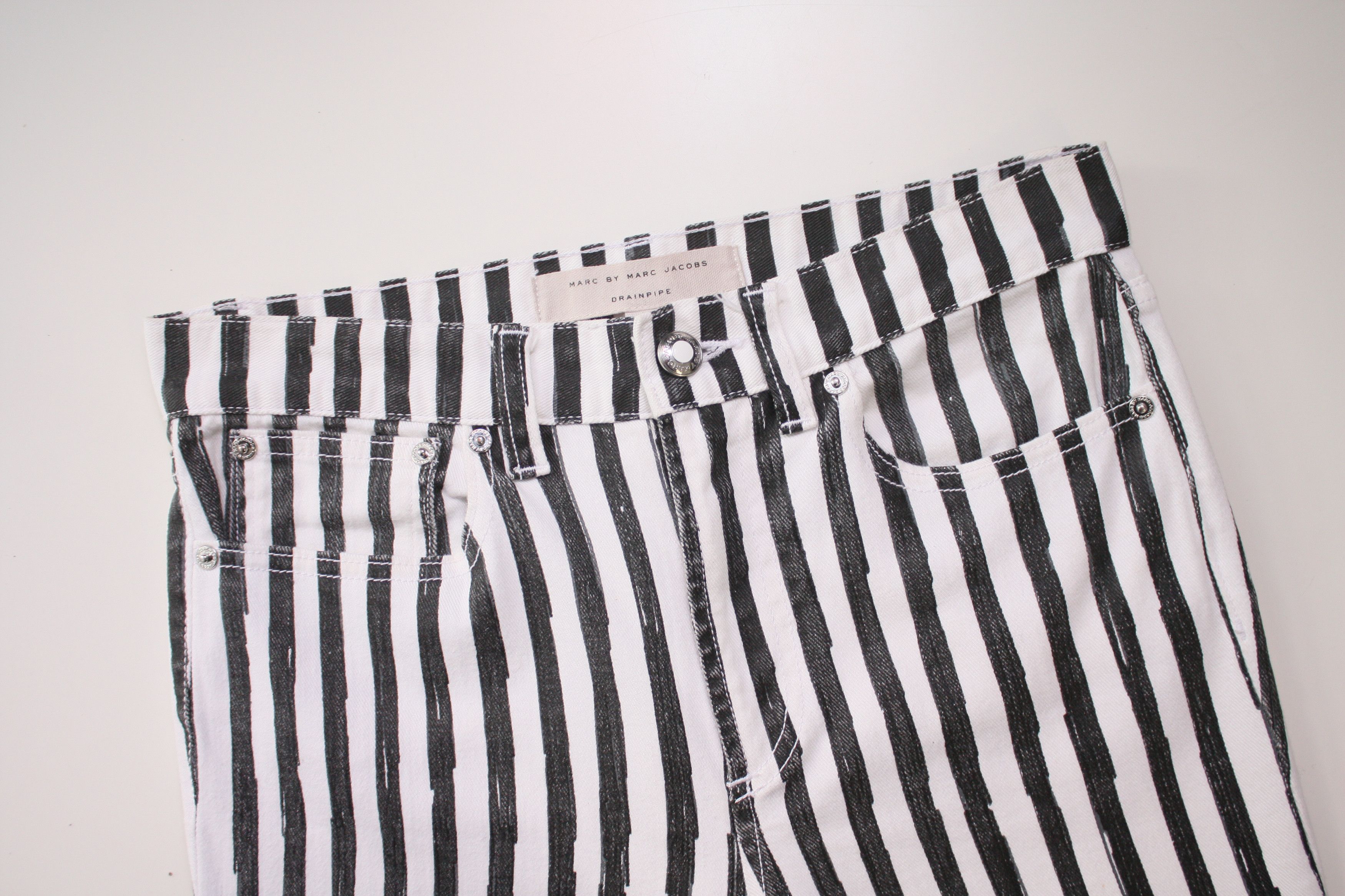 Marc by Marc Jacobs Marc by Marc Jacobs White Black Striped Jeans 26 Size 26" / US 2 / IT 38 - 4 Thumbnail