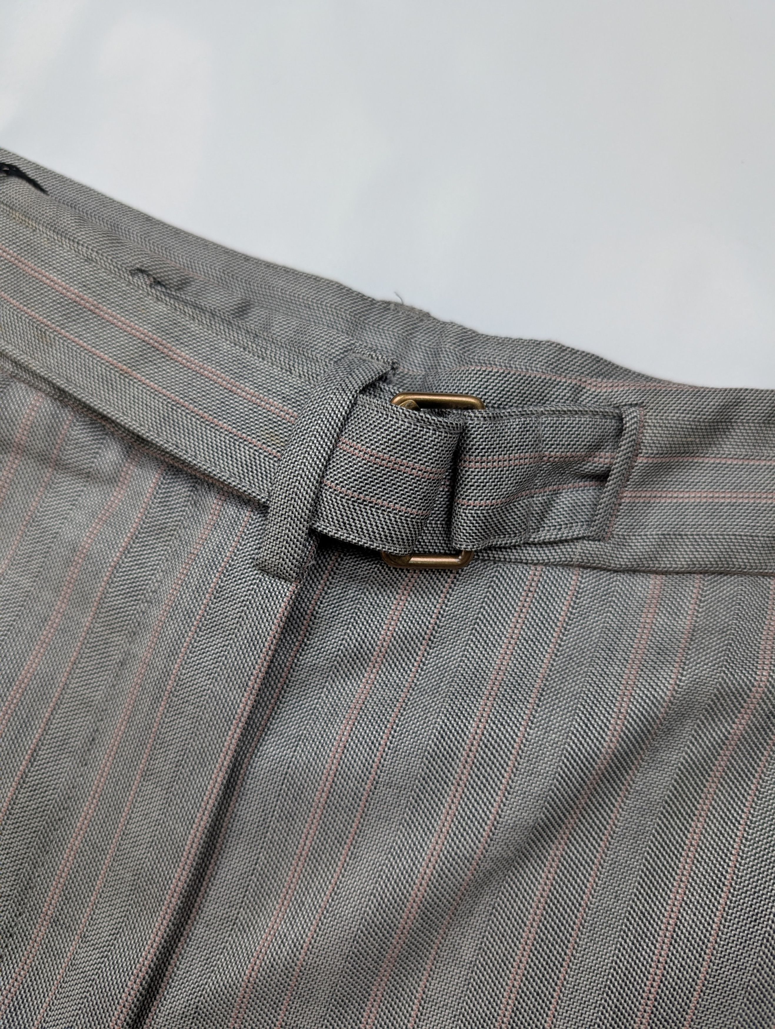 Yves Saint Laurent Yves Saint Laurent Grey Shorts With Cuffed Ends Size 25" / US 0 / IT 36 - 4 Thumbnail