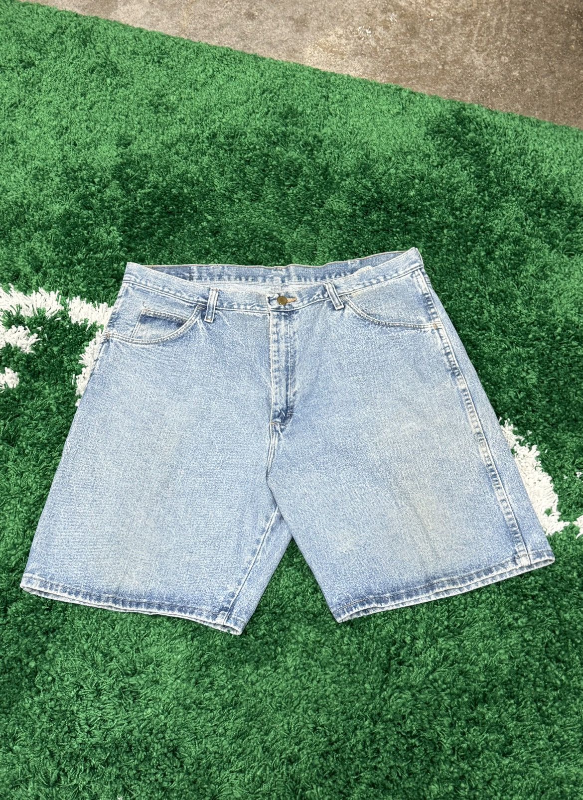 Wrangler Wrangler Distressed 5 Pocket Denim Jean Short Jorts Sz. 38 Size US 38 / EU 54 - 1 Thumbnail