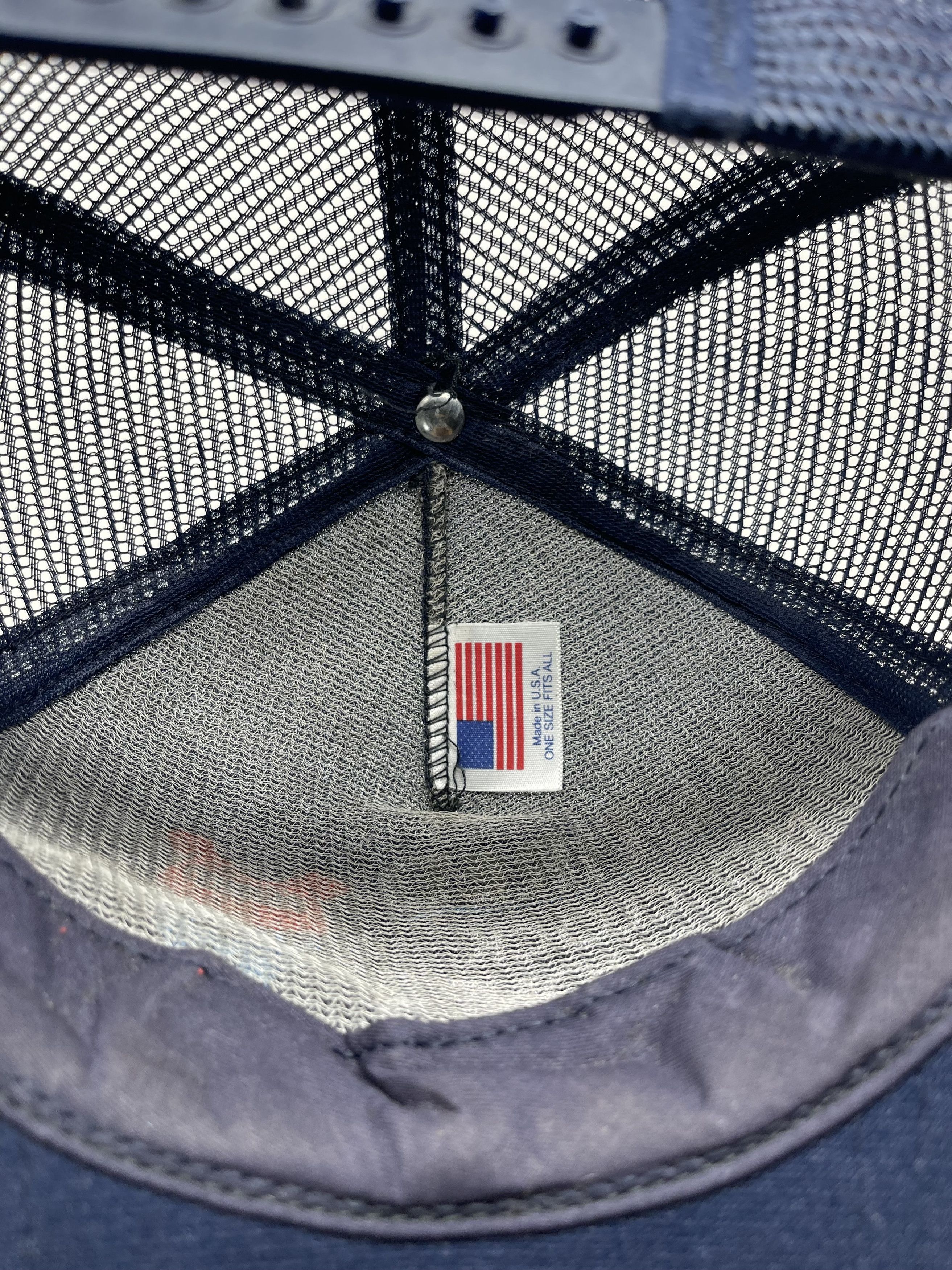 Vintage Vintage Retired Trucker Cap Size ONE SIZE - 9 Thumbnail