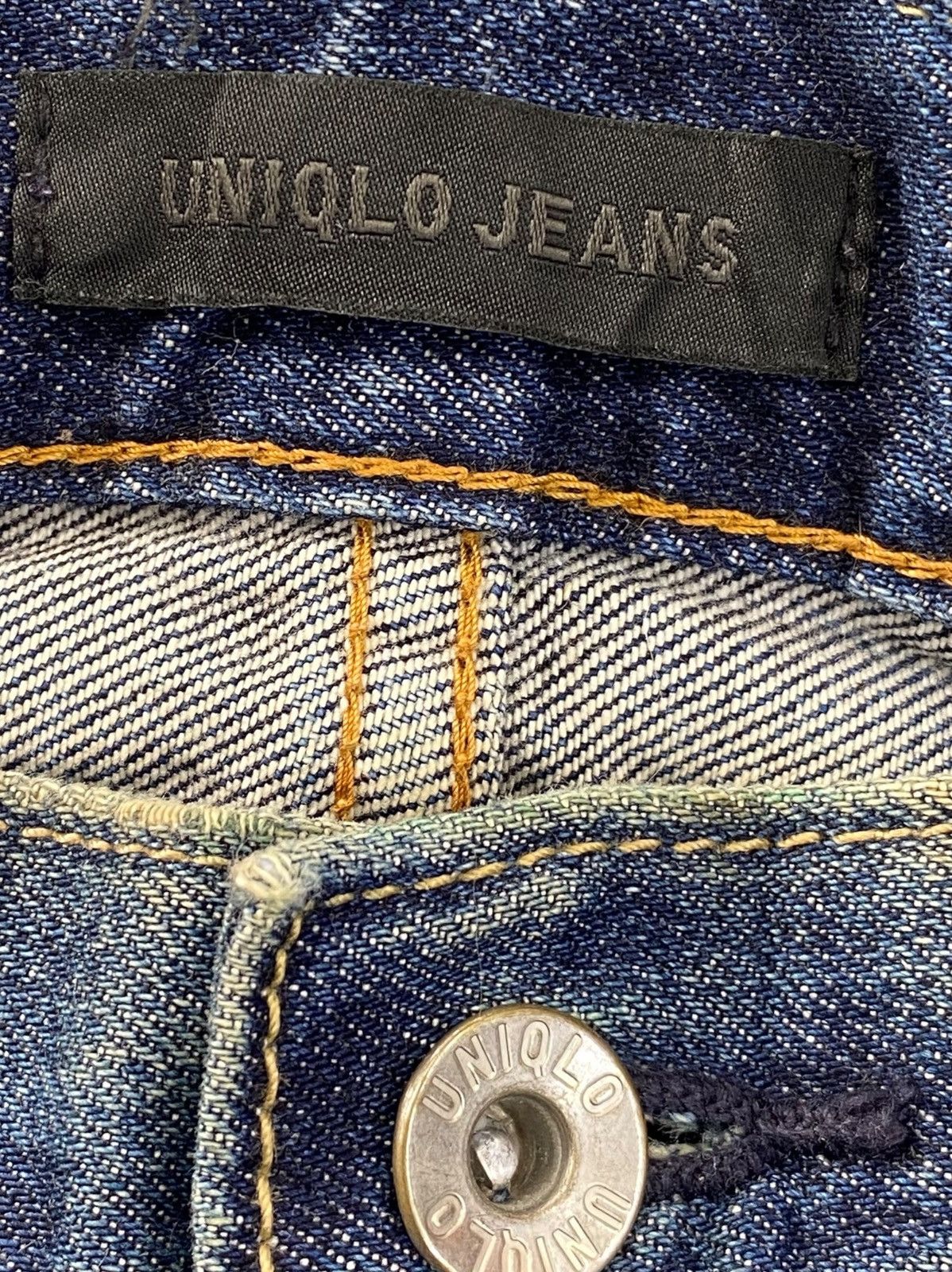 Uniqlo Uniqlo Faded Wash Ripped Knee Style Straight Leg Jeans Size US 31 - 10 Thumbnail