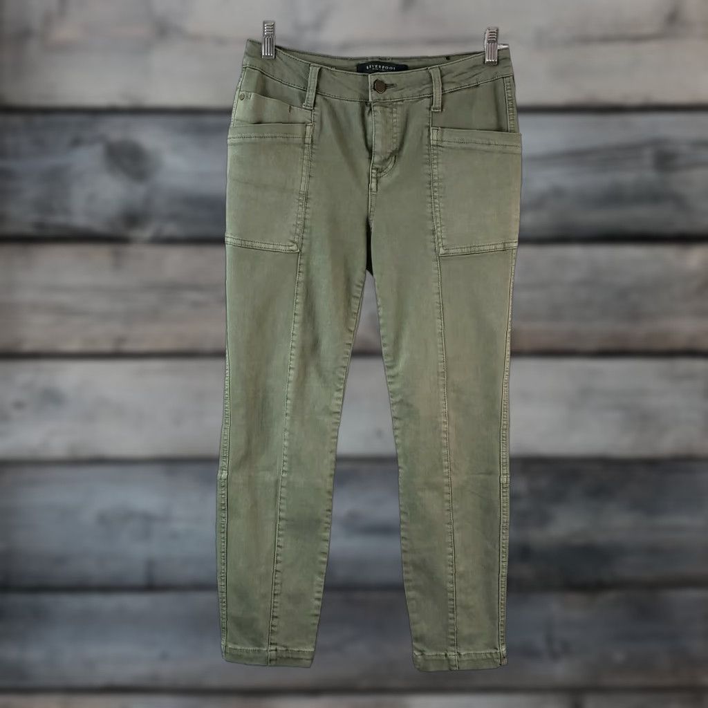 Vintage Liverpool Womens Kylie Cropped Cargo Pants Size 4 Green Mid Rise Cotton Blend Cropped Pants Womens Liverpool Jeans Casual Size 27" / US 4 / IT 40 - 1 Thumbnail