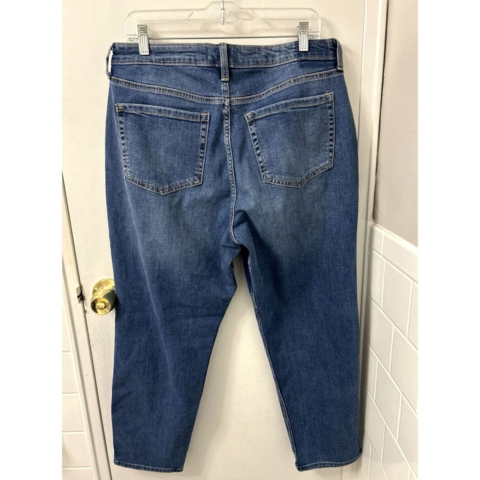 Abercrombie & Fitch Abercrombie Fitch The Mom Jean Jeans Womens Sz 34x26 Blue Wash High Rise Distressed NWT Size 24" / US 00 / IT 34 - 7 Thumbnail