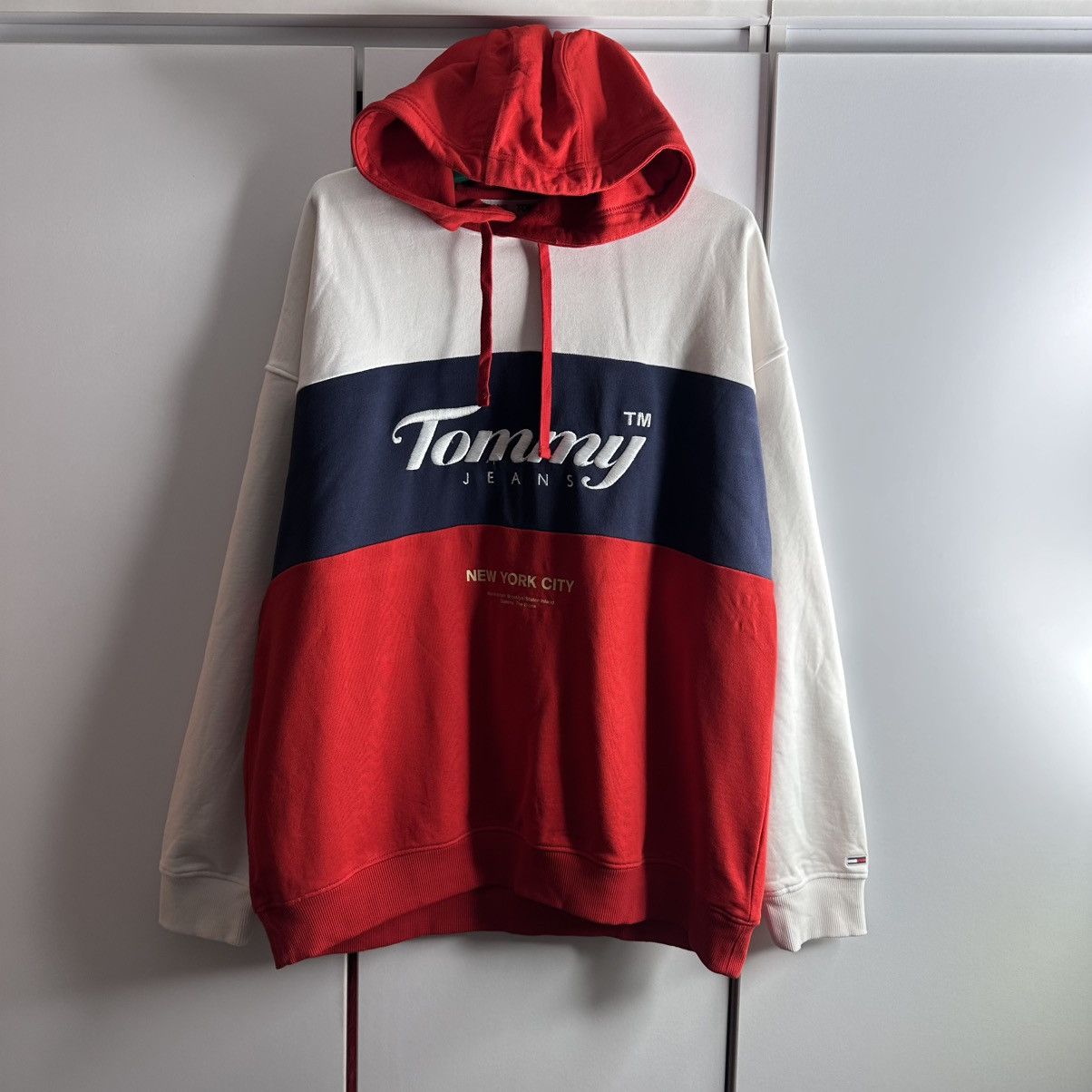 Tommy Hilfiger Tommy Hilfiger Men's TJM Archive Relaxed Fit Red Multi Size US L / EU 52-54 / 3 - 1 Thumbnail