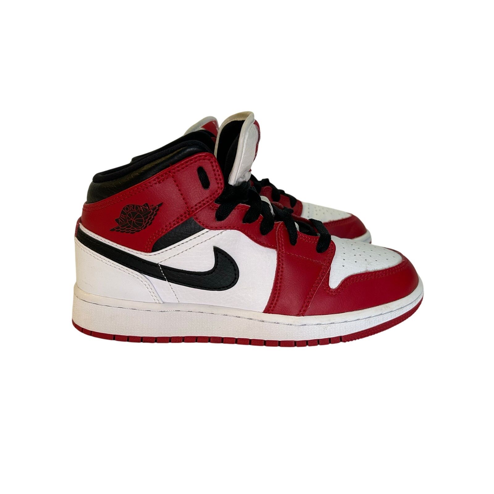 Jordan Brand Nike Air Jordan 1 Retro Mid OG Chicago Size 4.5y Size US 5 / EU 37 - 3 Thumbnail