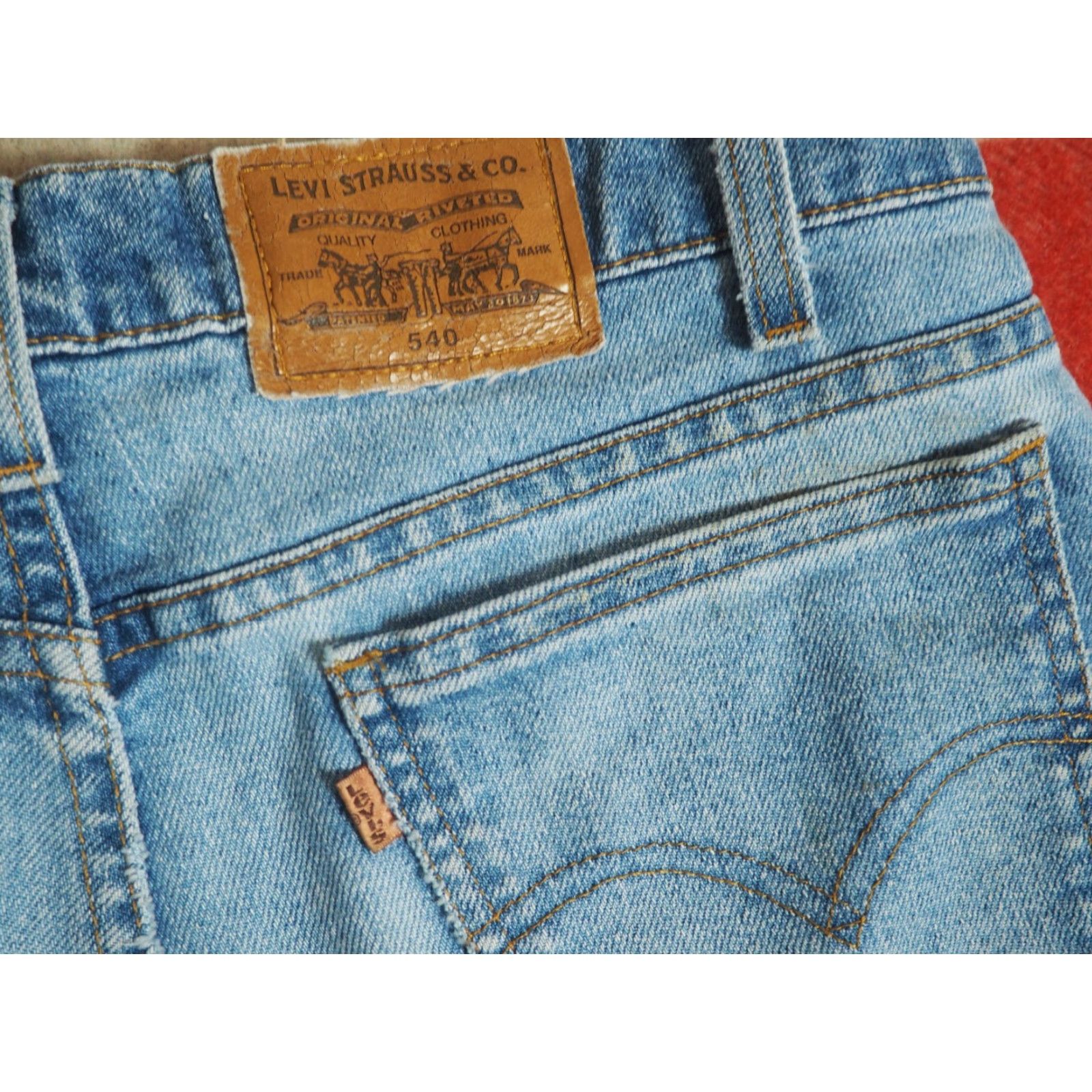 Levi's VINTAGE Levi's 540 Relaxed Denim Shorts 35W Men 90s Grunge Distressed Blue 35" Waist Mens Size US 35 - 8 Thumbnail