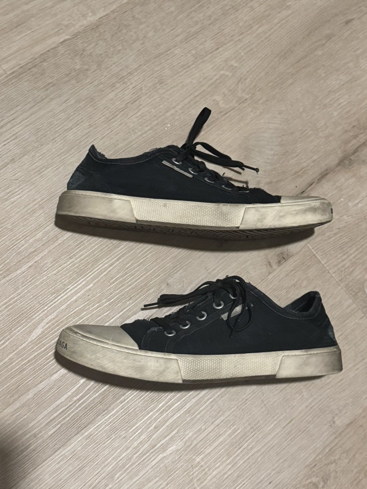 Balenciaga Paris Low Top Size US 9 / EU 42 - 1 Thumbnail