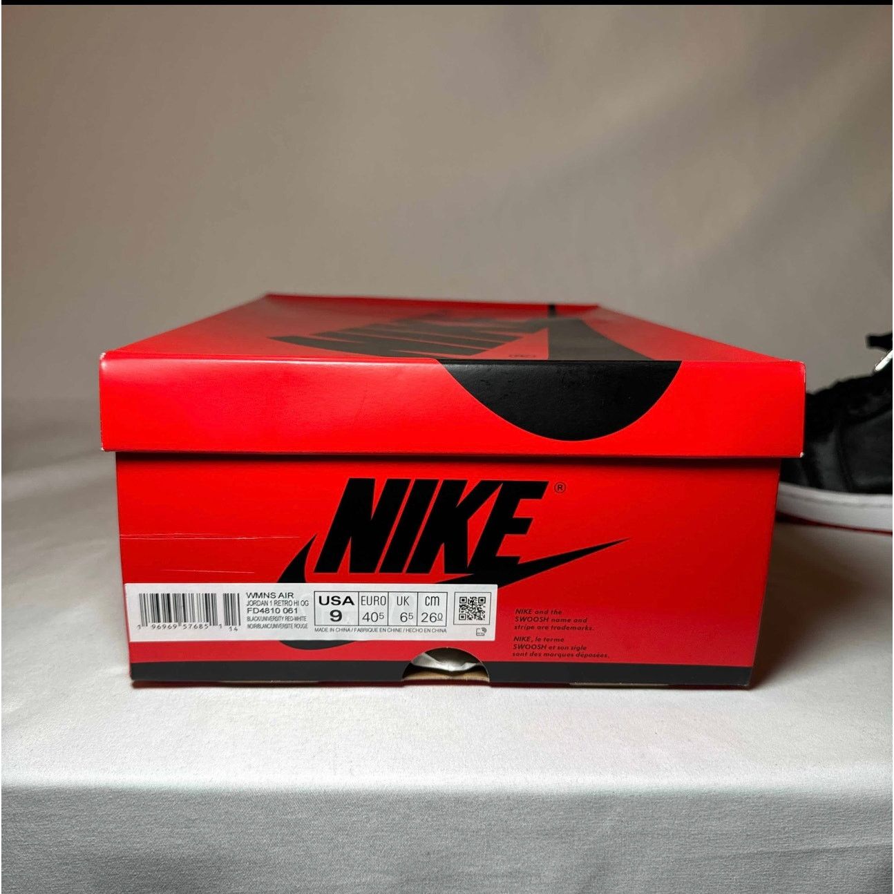 Jordan Brand × Nike Size 9 - Wmns Air Jordan 1 Retro High OG Satin Bred 2023 Size US 9 / IT 39 - 9 Thumbnail