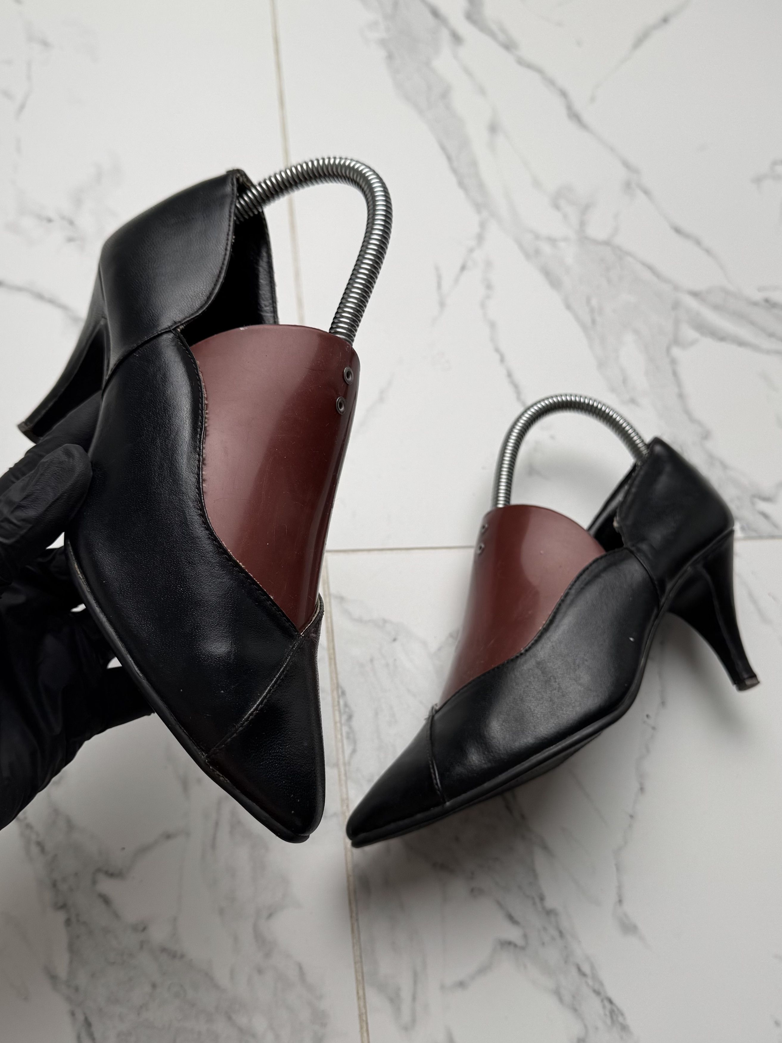 Vintage Vintage Leather Kitten Heel Pumps Pointed Toe Office Shoes Size US 6 / IT 36 - 1 Thumbnail