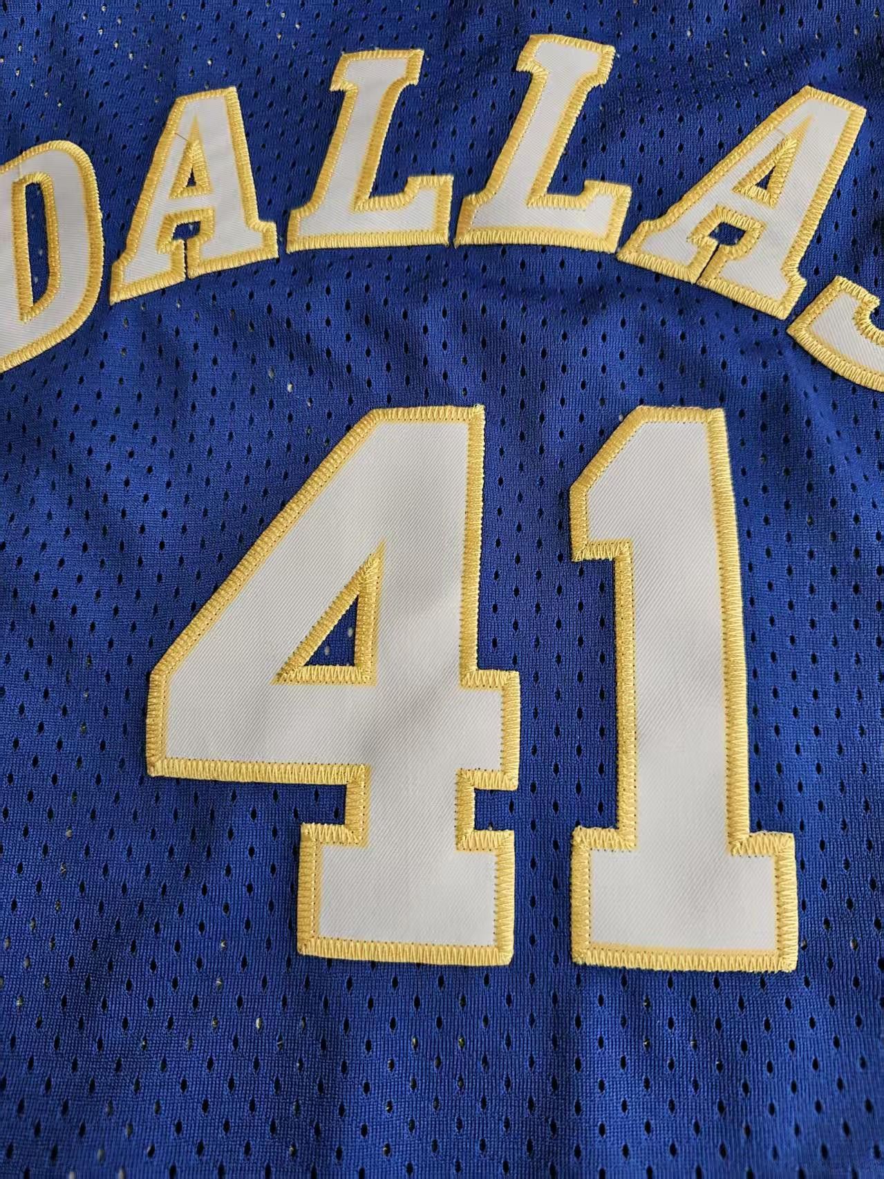 NBA Dallas Mavericks #41 Dirk Nowitzki Jersey Size US M / EU 48-50 / 2 - 4 Thumbnail