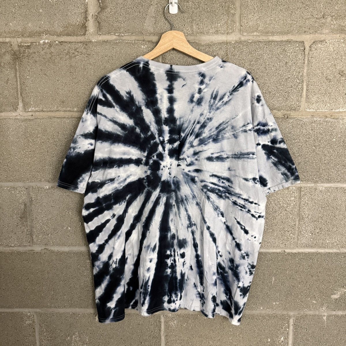 Other Liquid Blue Kiss Destroyer 2016 Black White T-Shirt Mens XXL Size US XXL / EU 58 / 5 - 2 Thumbnail