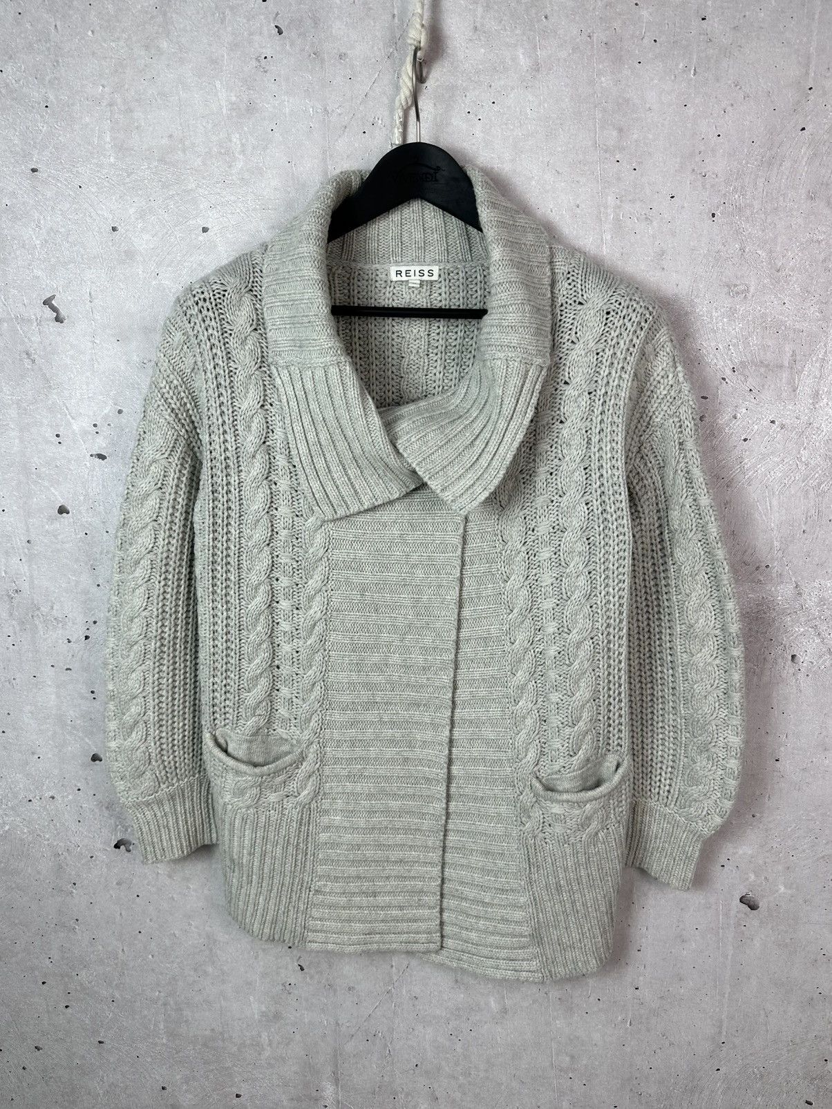 Reiss Reiss Wool Knit Long Sleeve Light Grey Cardigan Sweater Size XS / US 0-2 / IT 36-38 - 1 Thumbnail