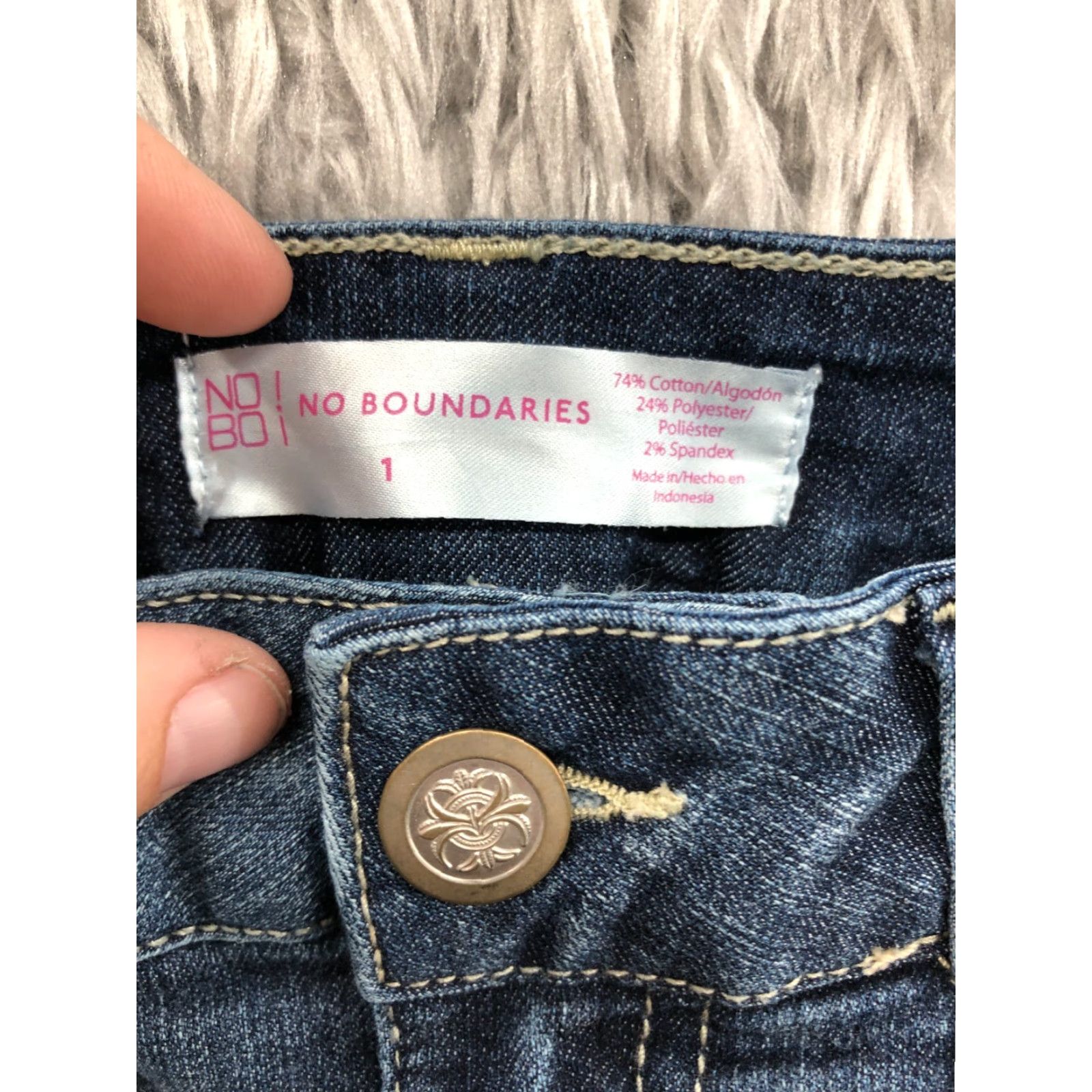 Vintage No Boundaries Bermuda Shorts Juniors Size 1 Mid Rise Dark Wash Blue Denim Cuff Women Size 25" / US 0 / IT 36 - 6 Thumbnail