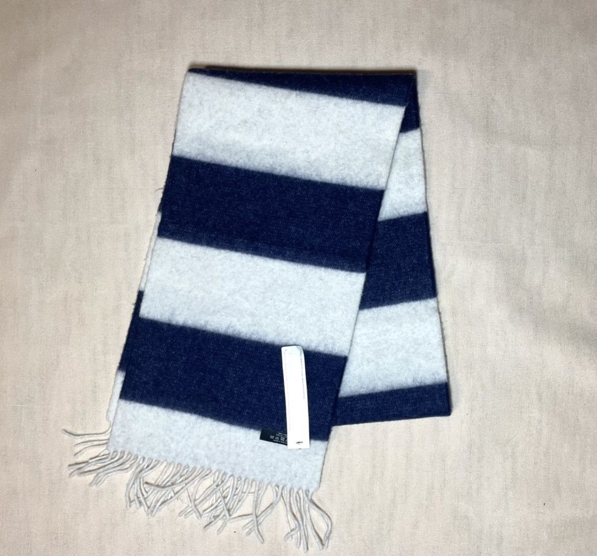 Johnstons Of Elgin Johnstons stripped white navy wool scarf Size ONE SIZE - 1 Thumbnail
