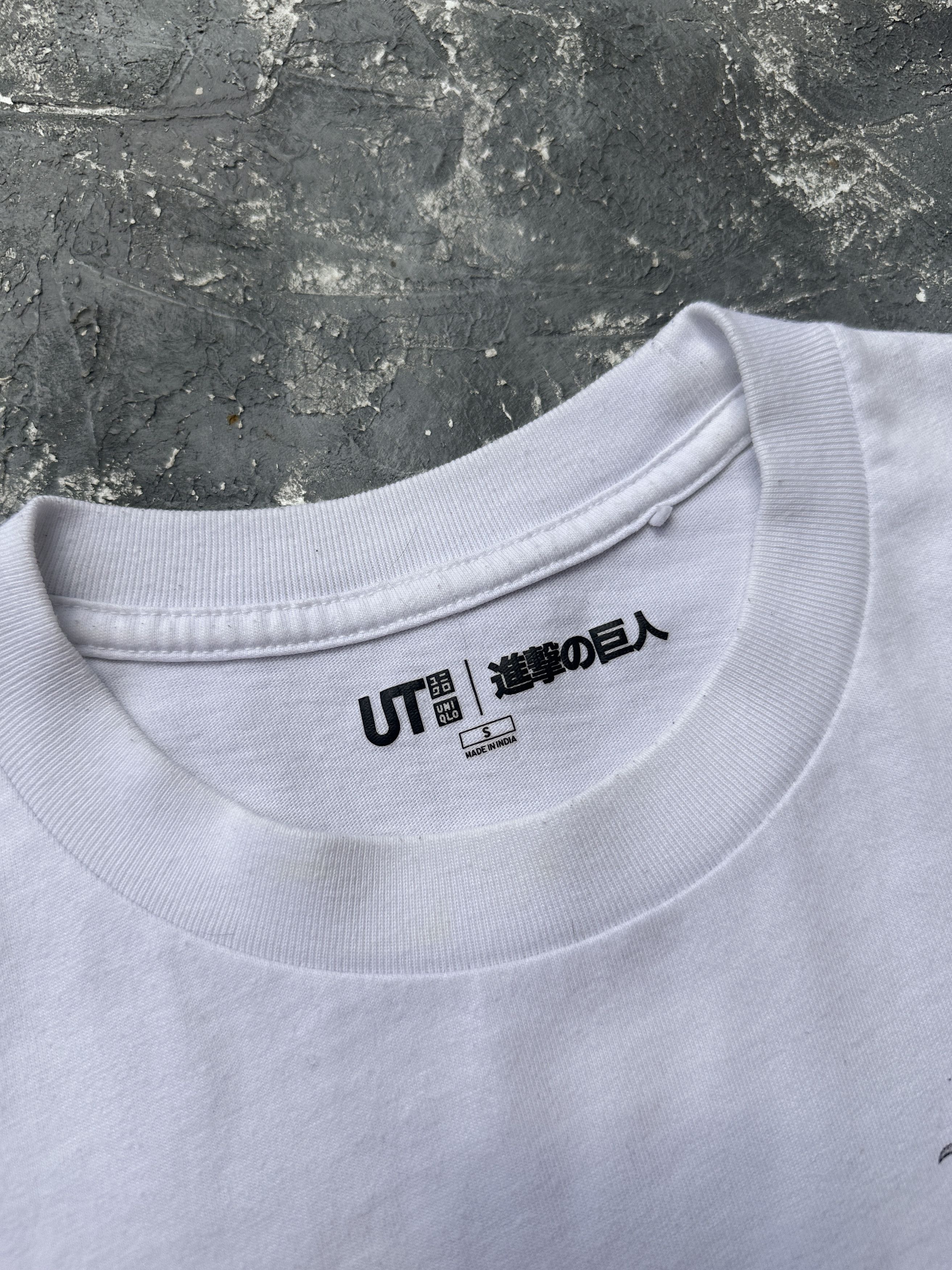 Uniqlo uniqlo attack on titans aot anime japan shirt Size US S / EU 44-46 / 1 - 4 Thumbnail