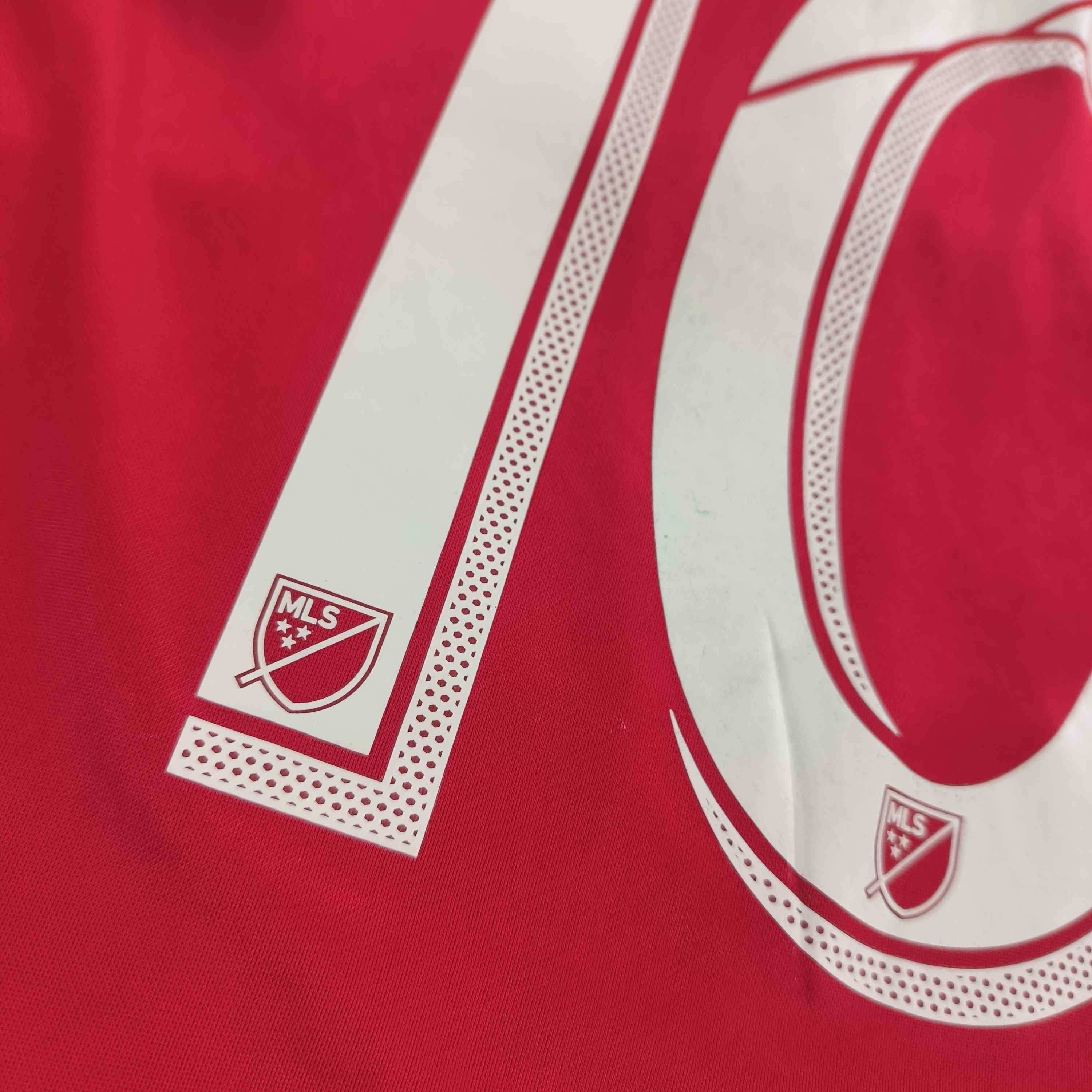 Adidas Toronto FC 2015-17 Adidas home Giovinco football jersey sz S Size US S / EU 44-46 / 1 - 10 Thumbnail